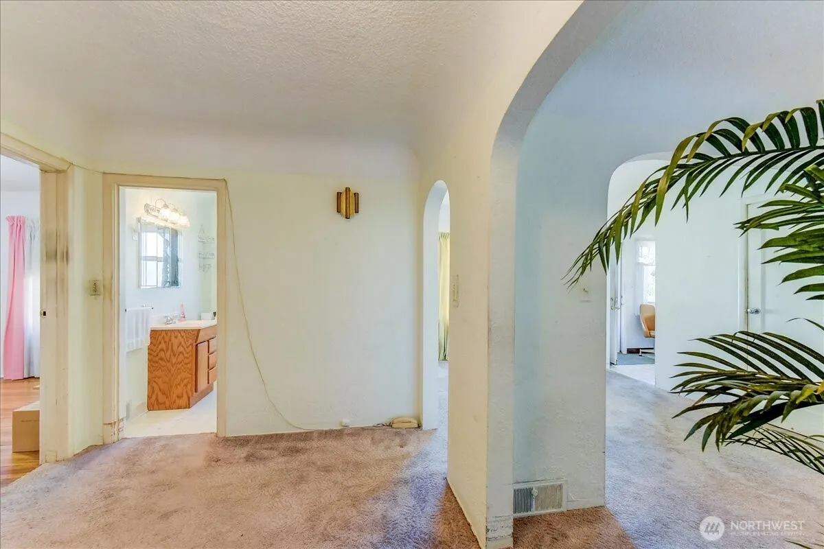 Property photo for 1401 Kossuth Avenue, Everett photo 3