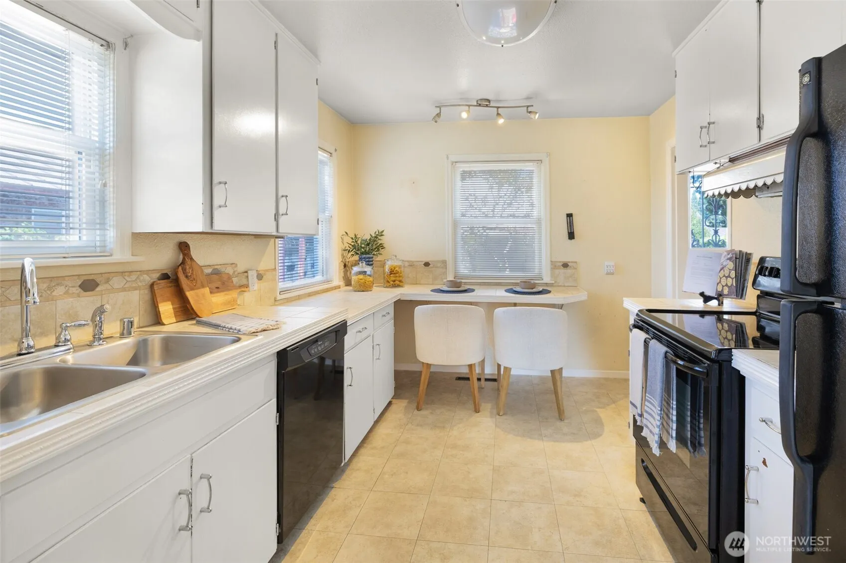 Property photo for 1661 S 44th Street, Tacoma photo 3