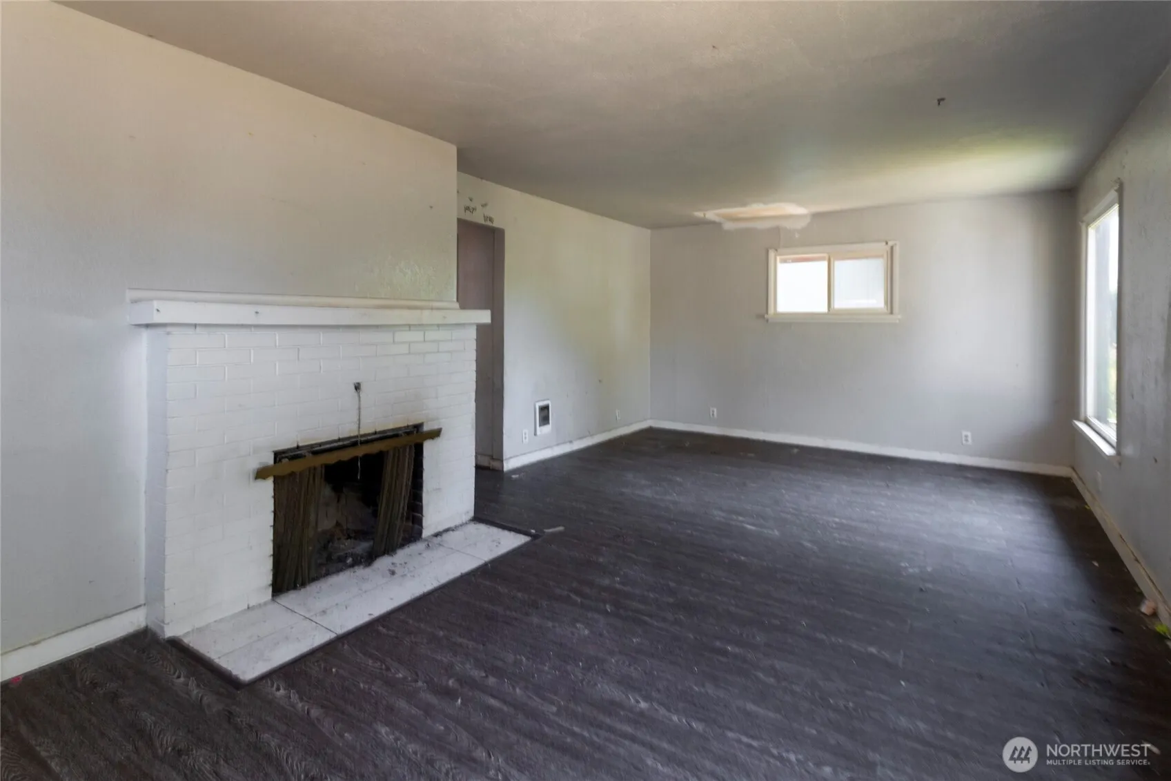 Property photo for 949 S Ridgewood Avenue, Tacoma photo 5