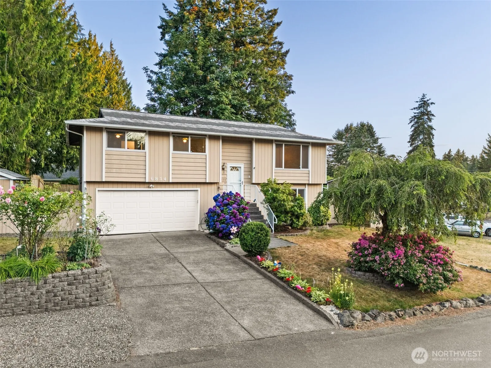 Property photo for 6814 Helena Drive Ne, Bremerton