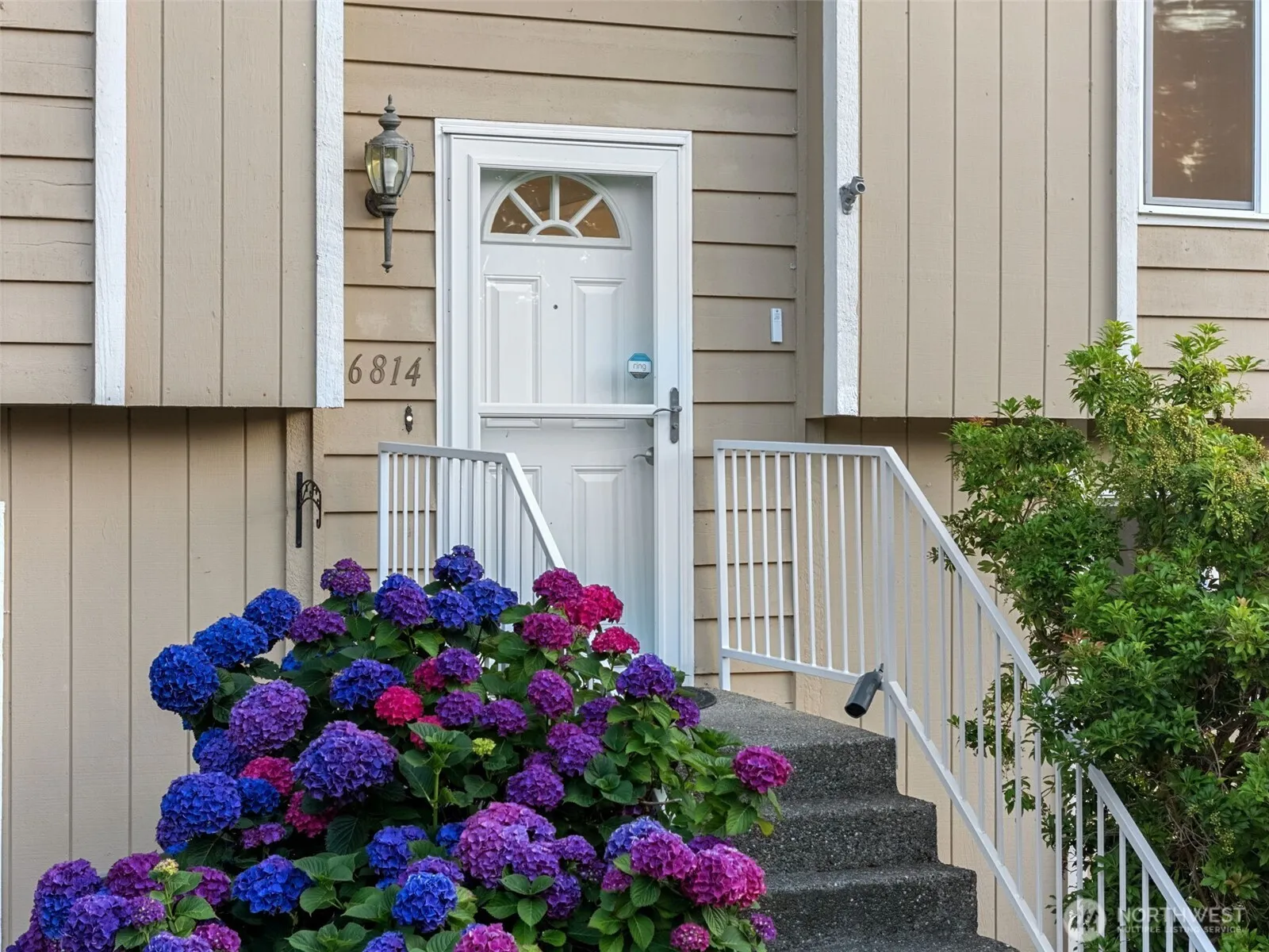 Property photo for 6814 Helena Drive Ne, Bremerton photo 3