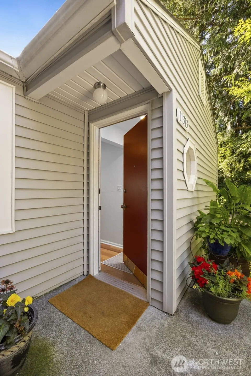 Property photo for 11313 Alton Avenue Ne, Seattle photo 2