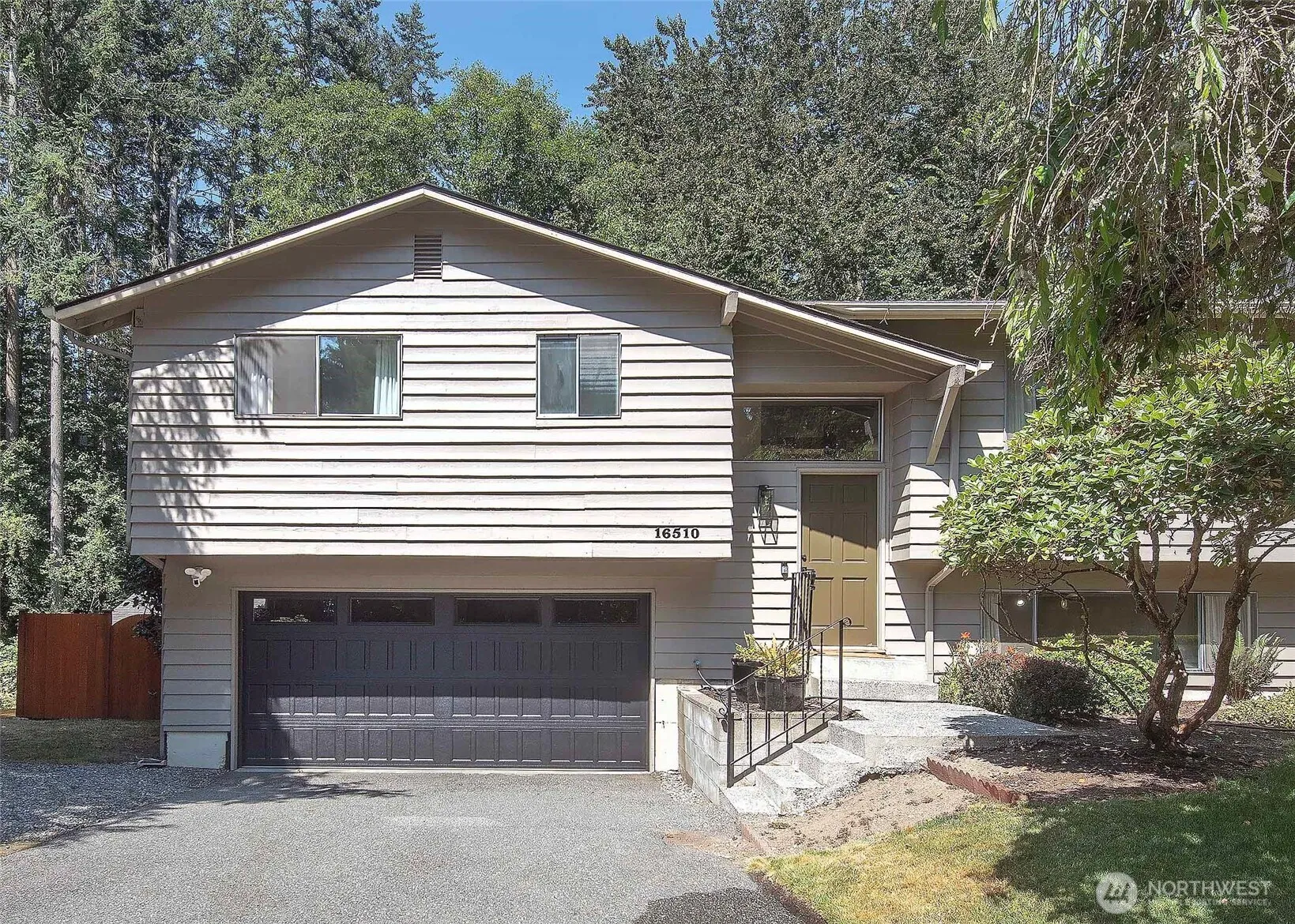 Property photo for 16510 60th Avenue W, Lynnwood photo 2