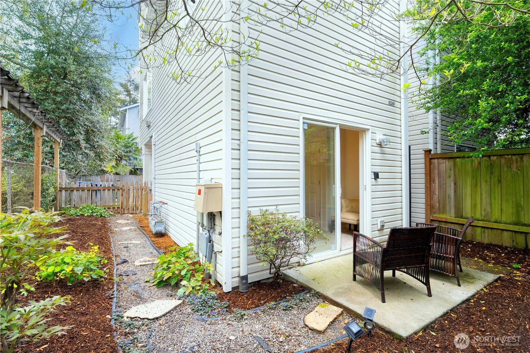Property photo for 8526 Nesbit Avenue N #f, Seattle photo 4