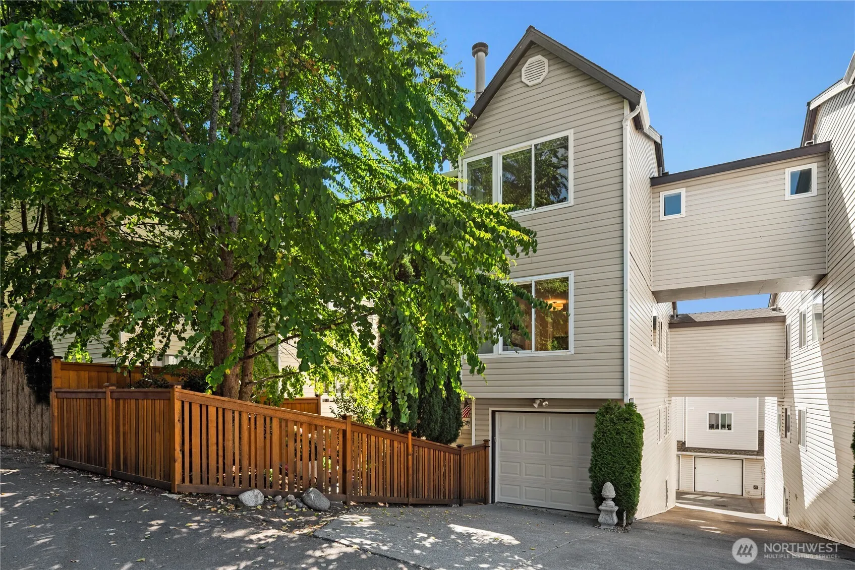 Property photo for 6716 California Avenue Sw #d, Seattle
