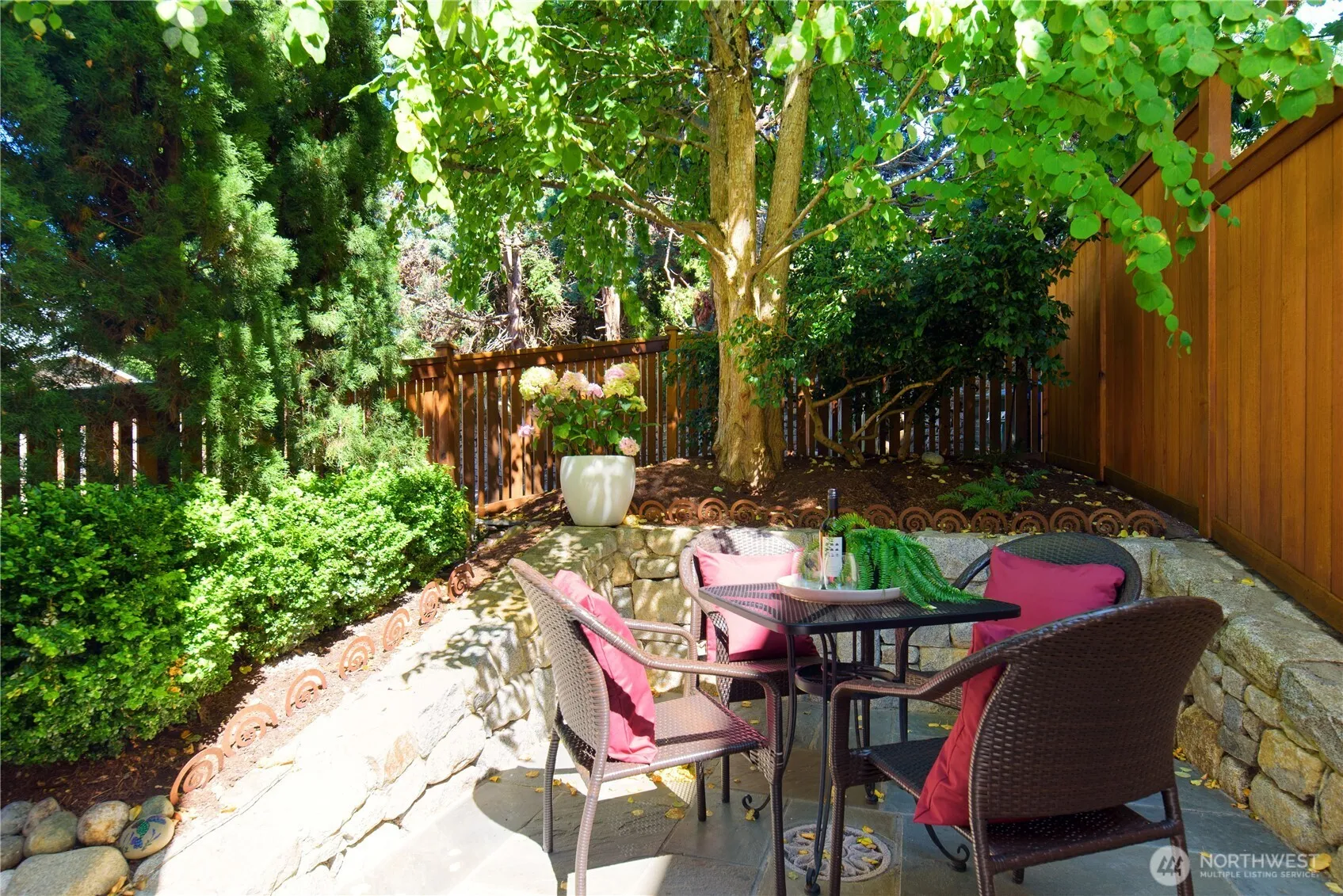 Property photo for 6716 California Avenue Sw #d, Seattle photo 2