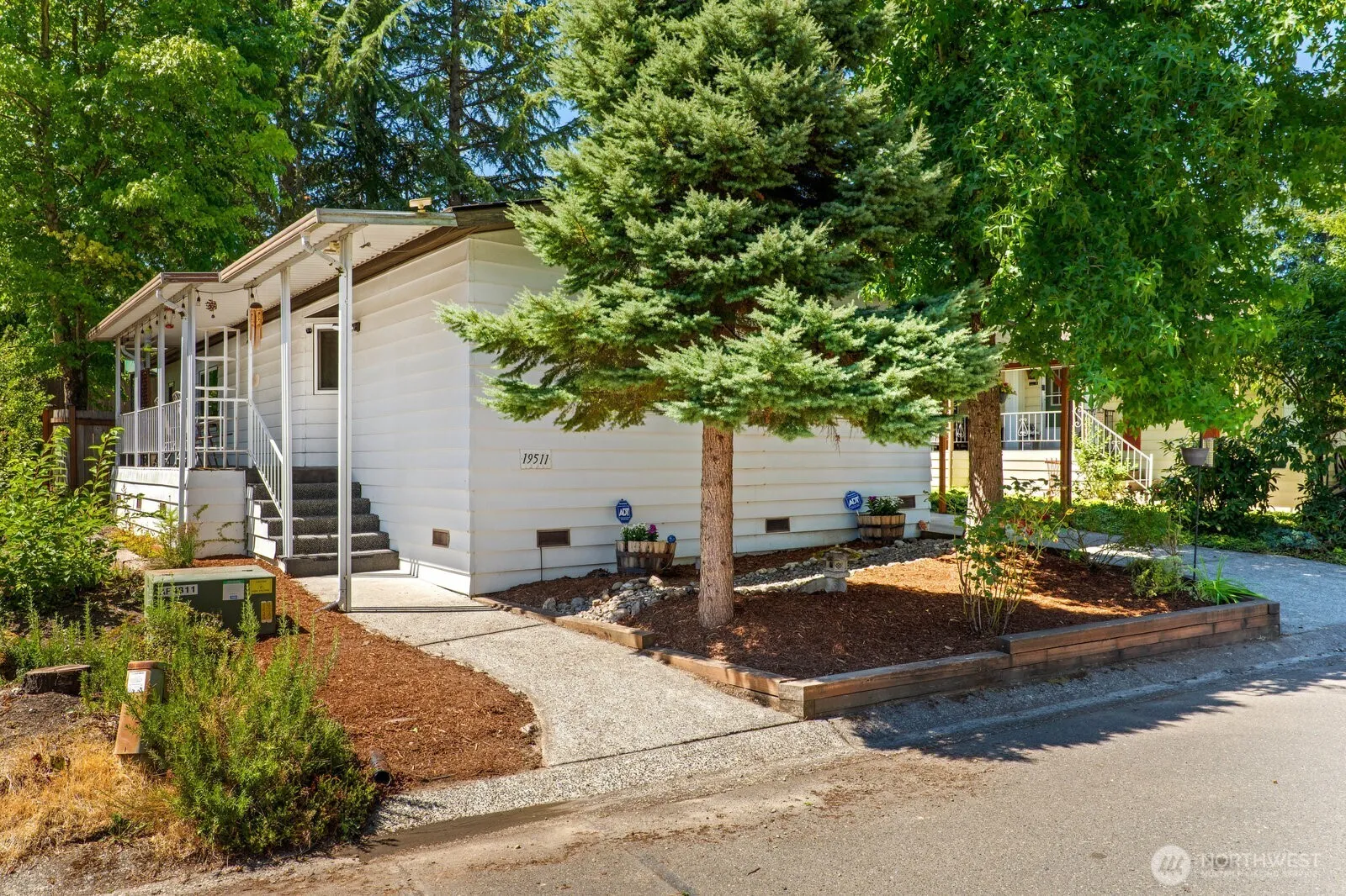 Property photo for 19511 129th Avenue Ne, Bothell photo 2