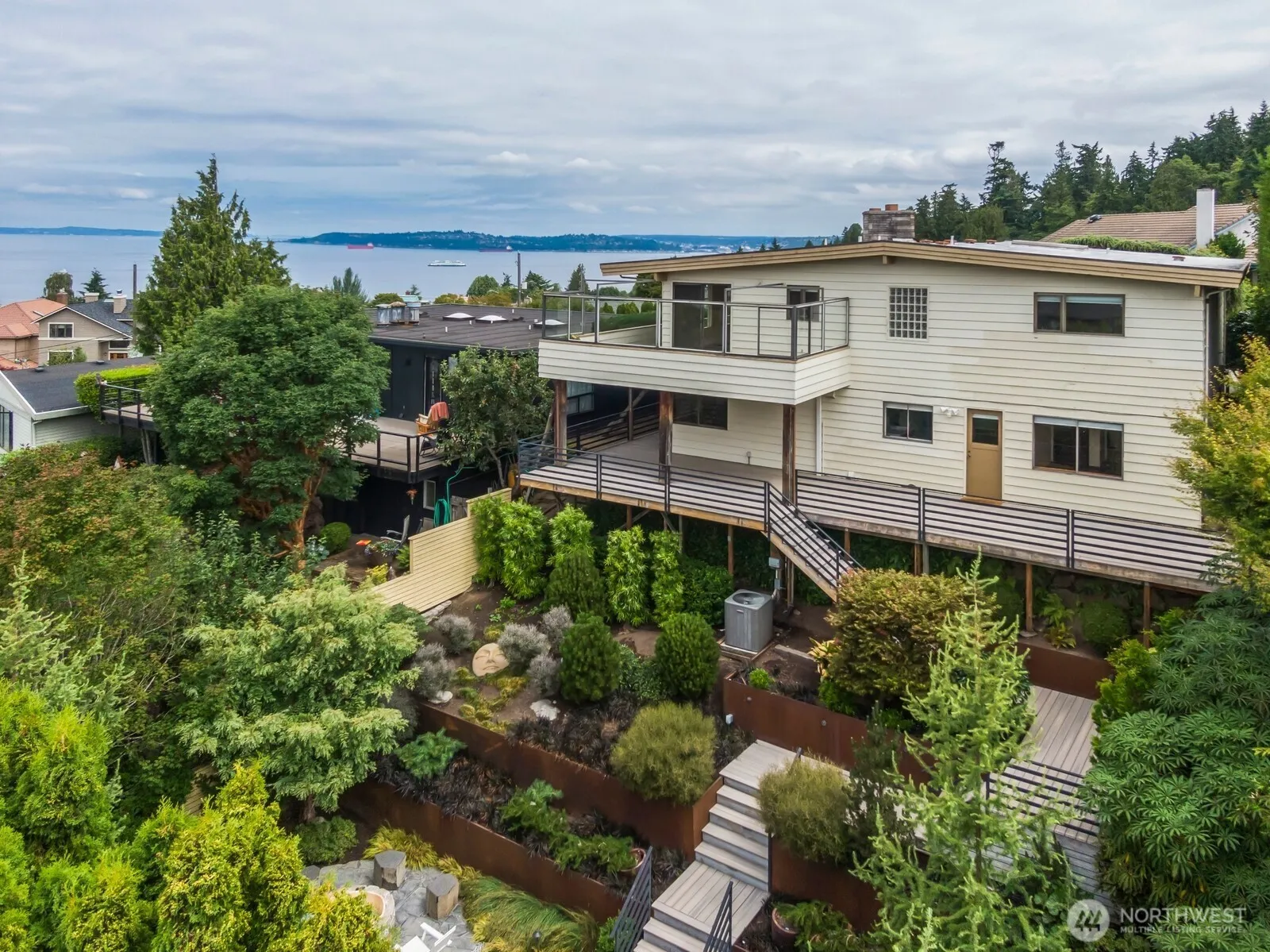 Property photo for 5621 Sw Manning Street, Seattle photo 4