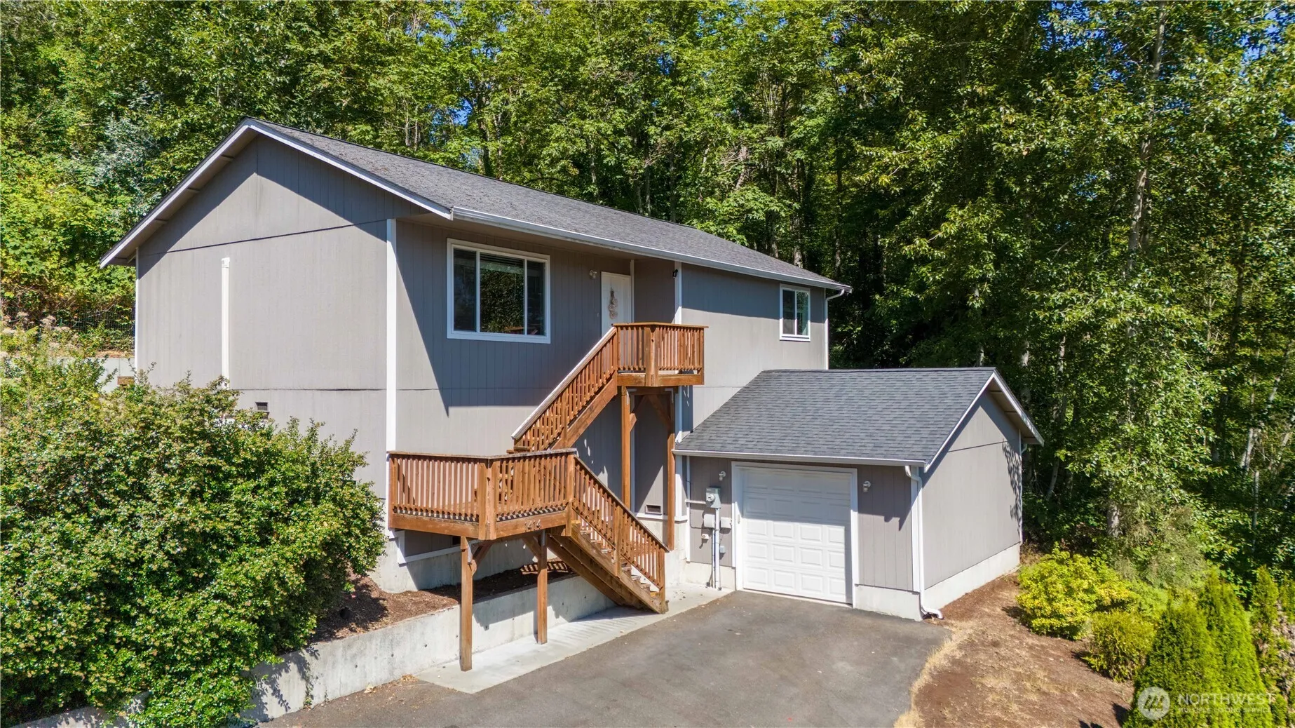 Property photo for 1414 E Harrison Street, Tacoma photo 2