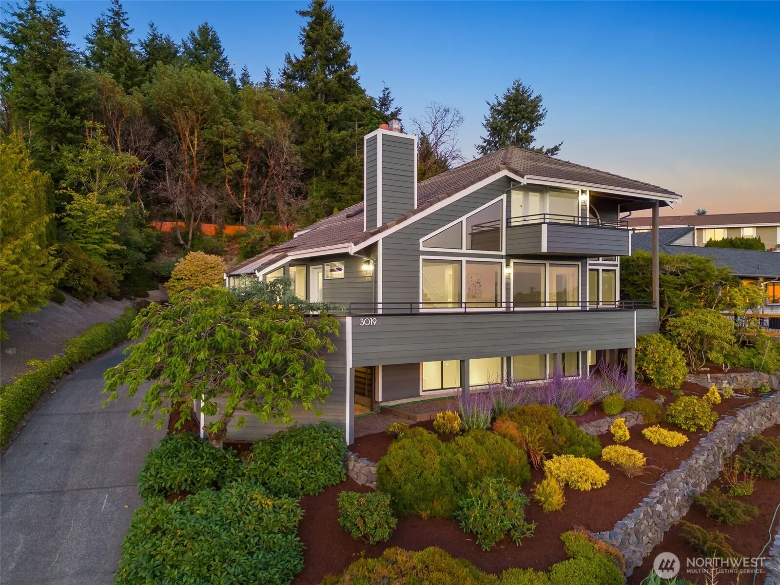 Property photo for 3019 N Narrows Place, Tacoma photo 2