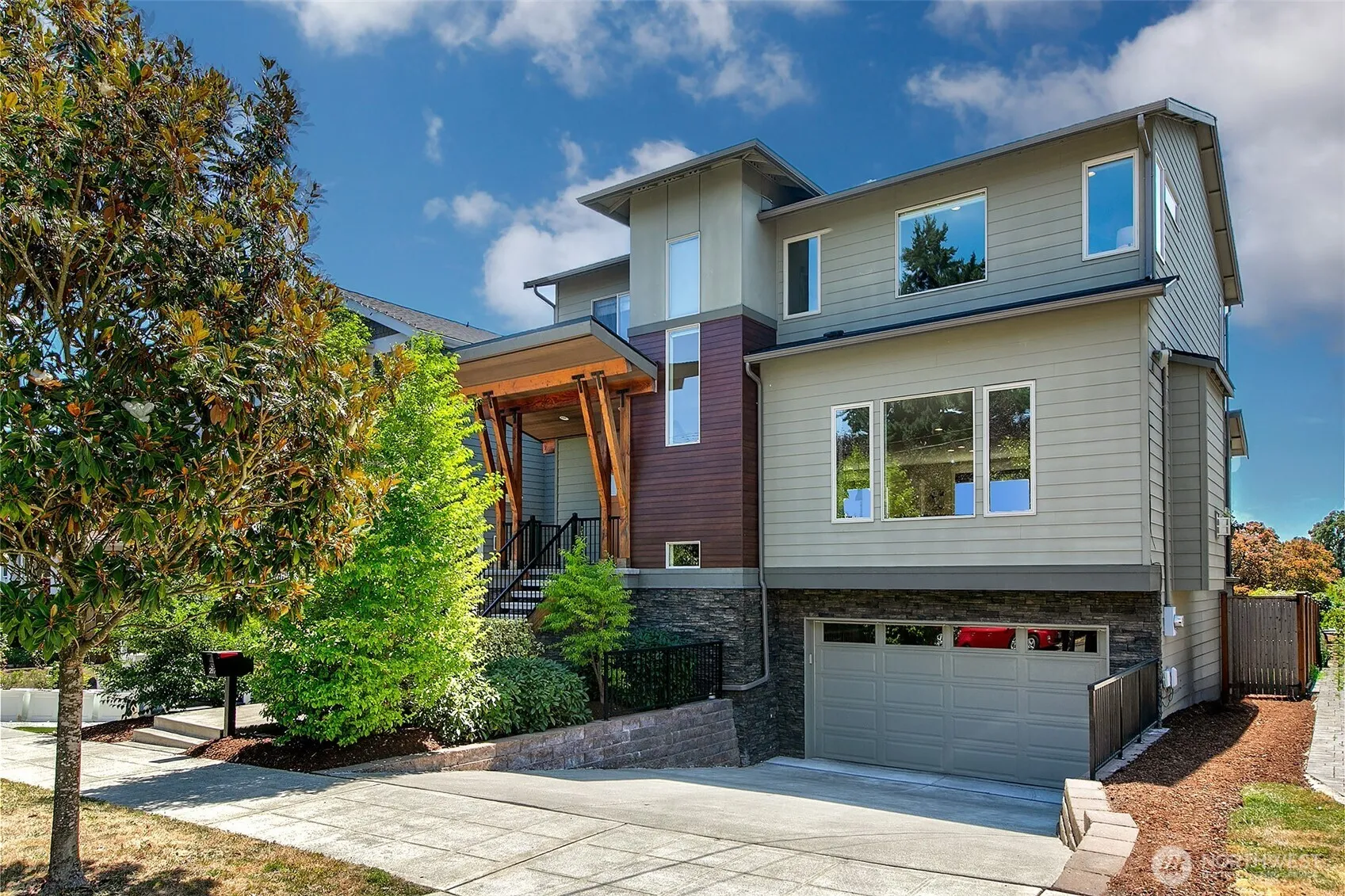 Property photo for 2817 Nw 66th Street, Seattle photo 2