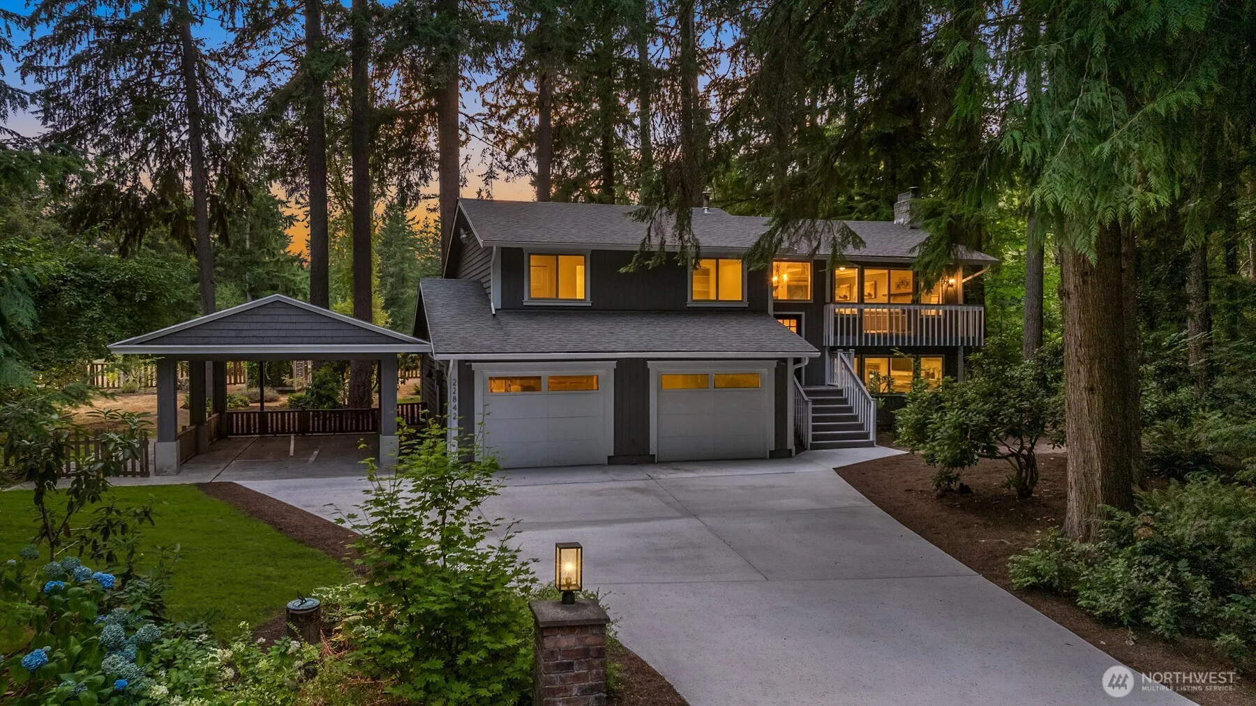 Property photo for 22842 Ne 42nd St, Redmond