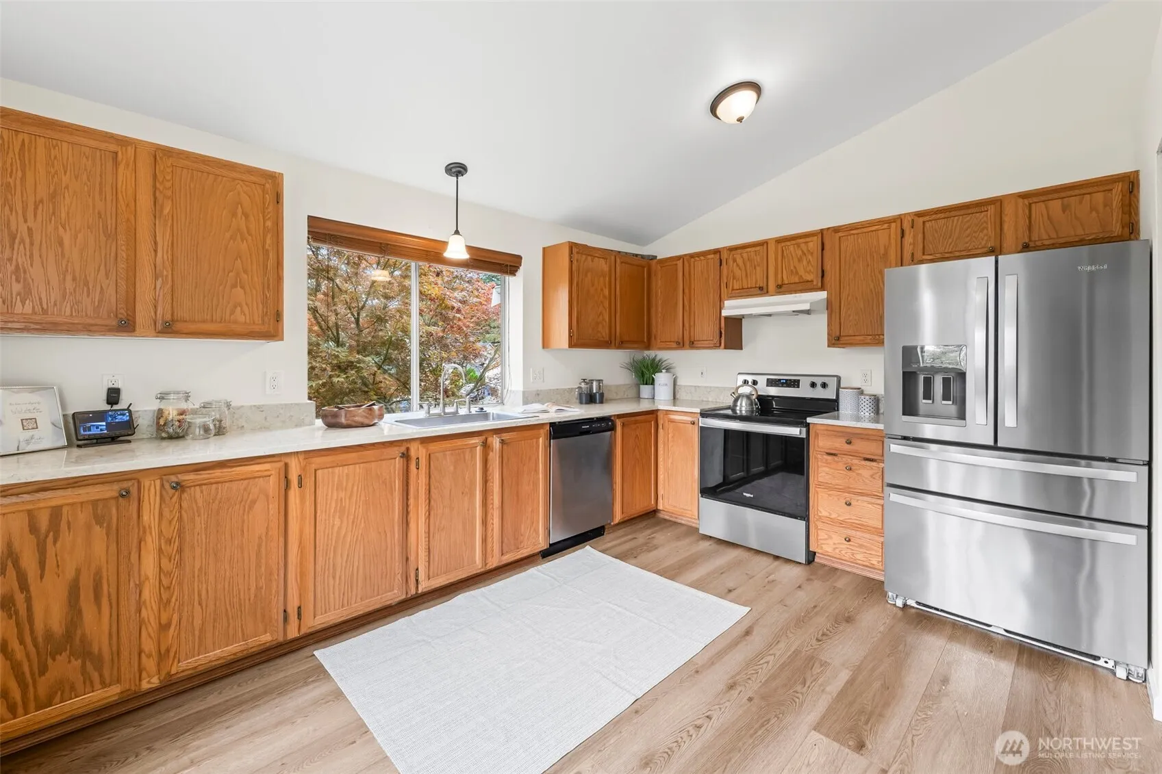 Property photo for 14314 1st Avenue E, Tacoma photo 2