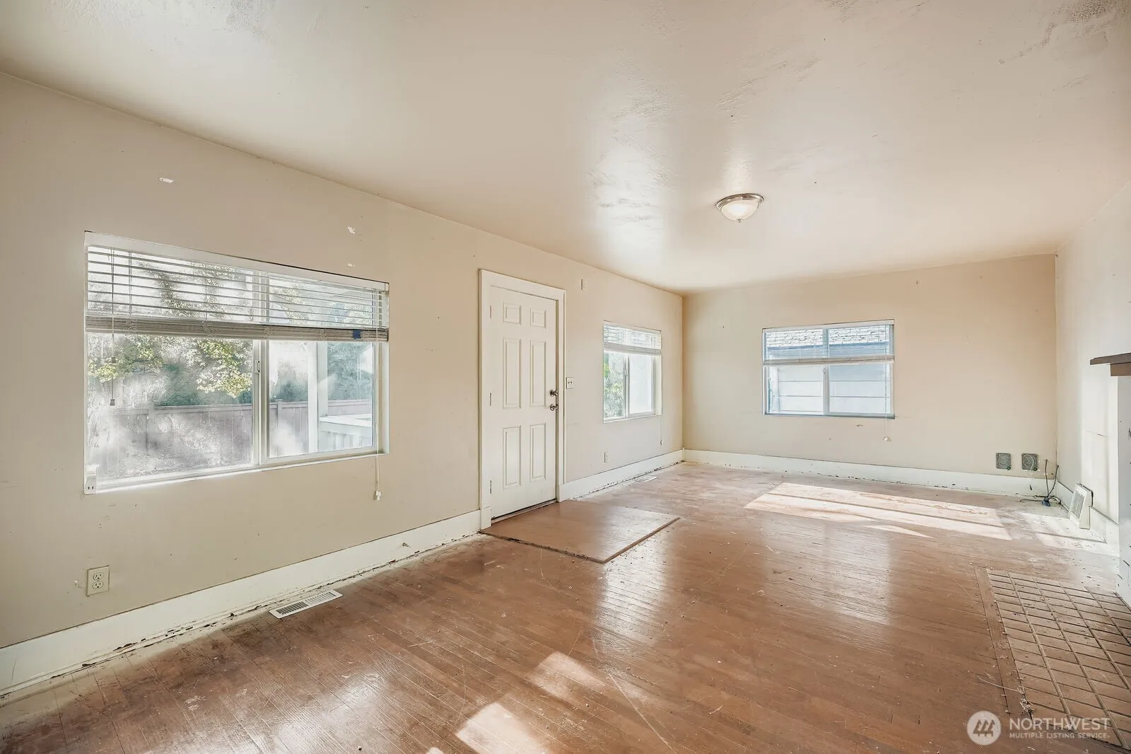 Property photo for 5040 35th Avenue Sw, Seattle photo 4