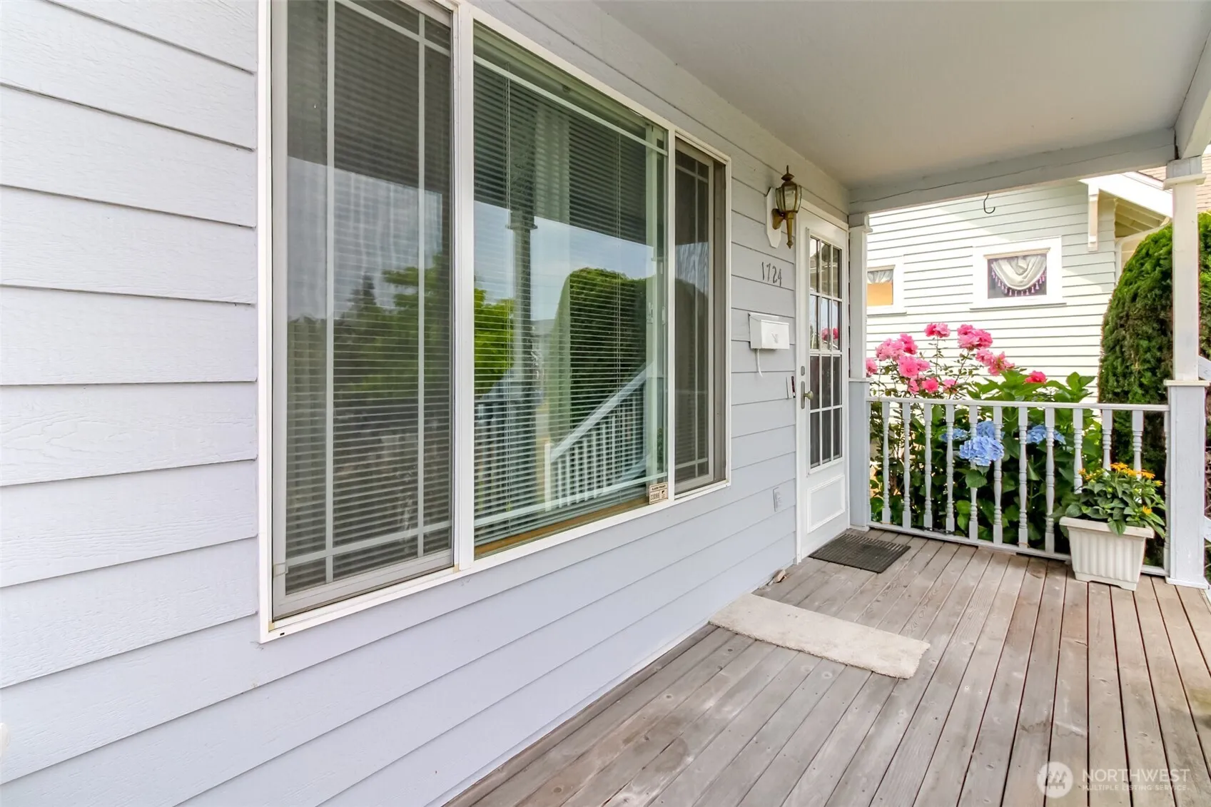 Property photo for 1724 S Ainsworth Avenue, Tacoma photo 2