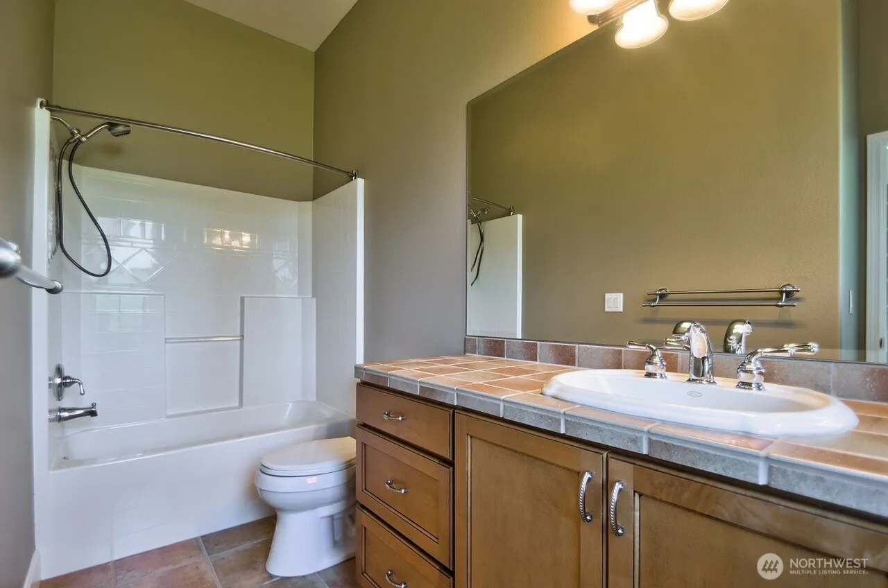 Property photo for 703 Torden Lane Se, Olympia photo 5
