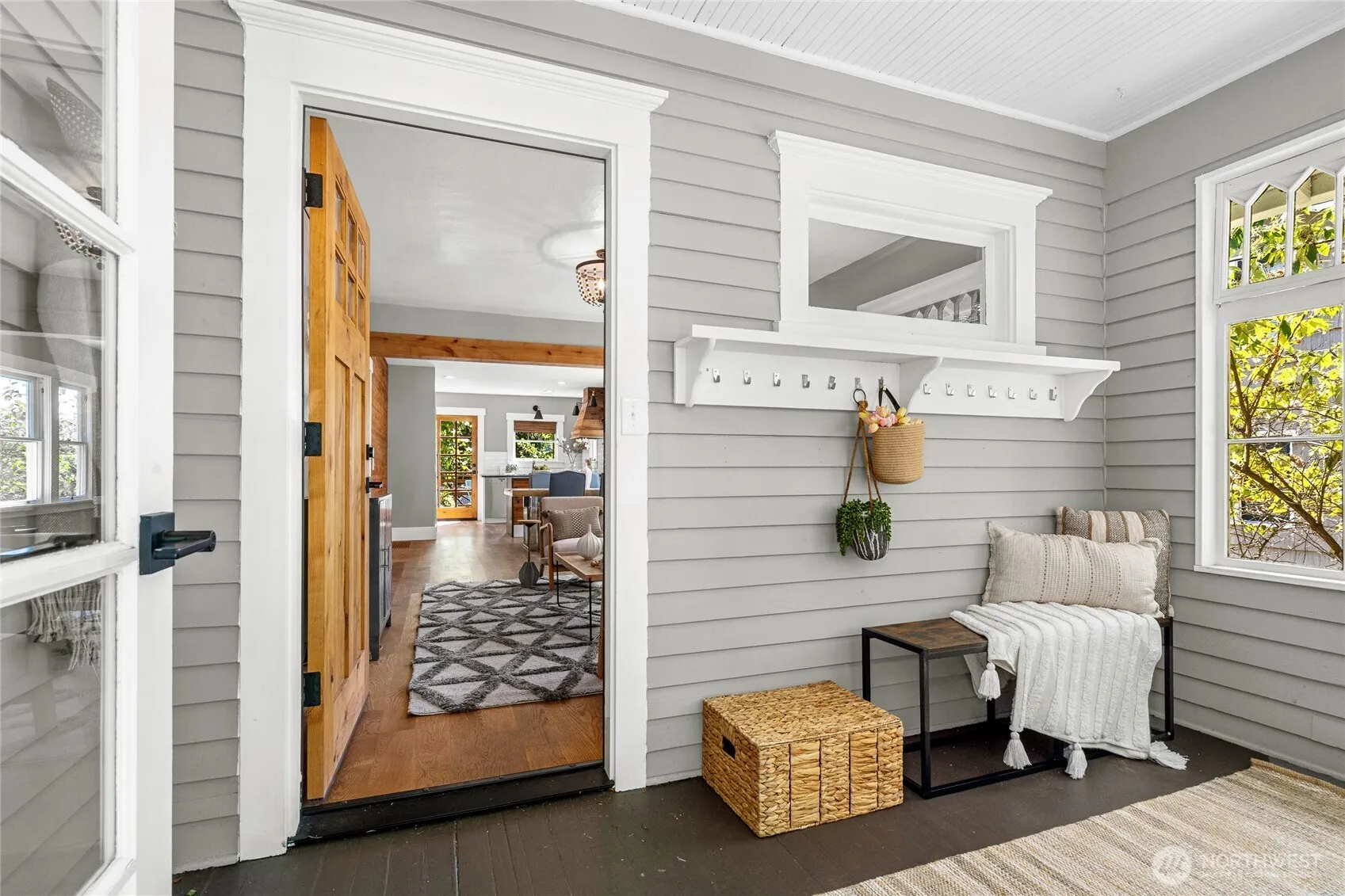 Property photo for 611 Nw 53rd Street, Seattle photo 3