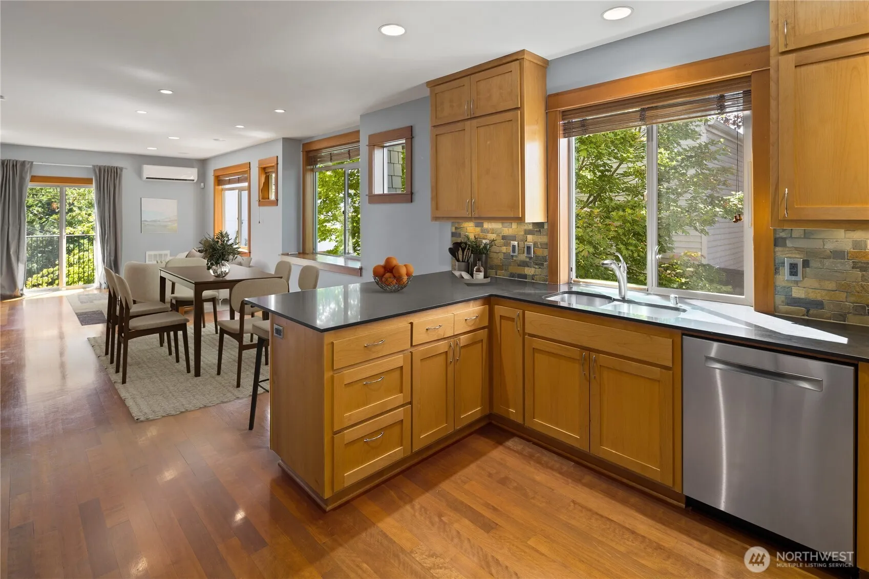 Property photo for 1416 18th Avenue #a, Seattle photo 3