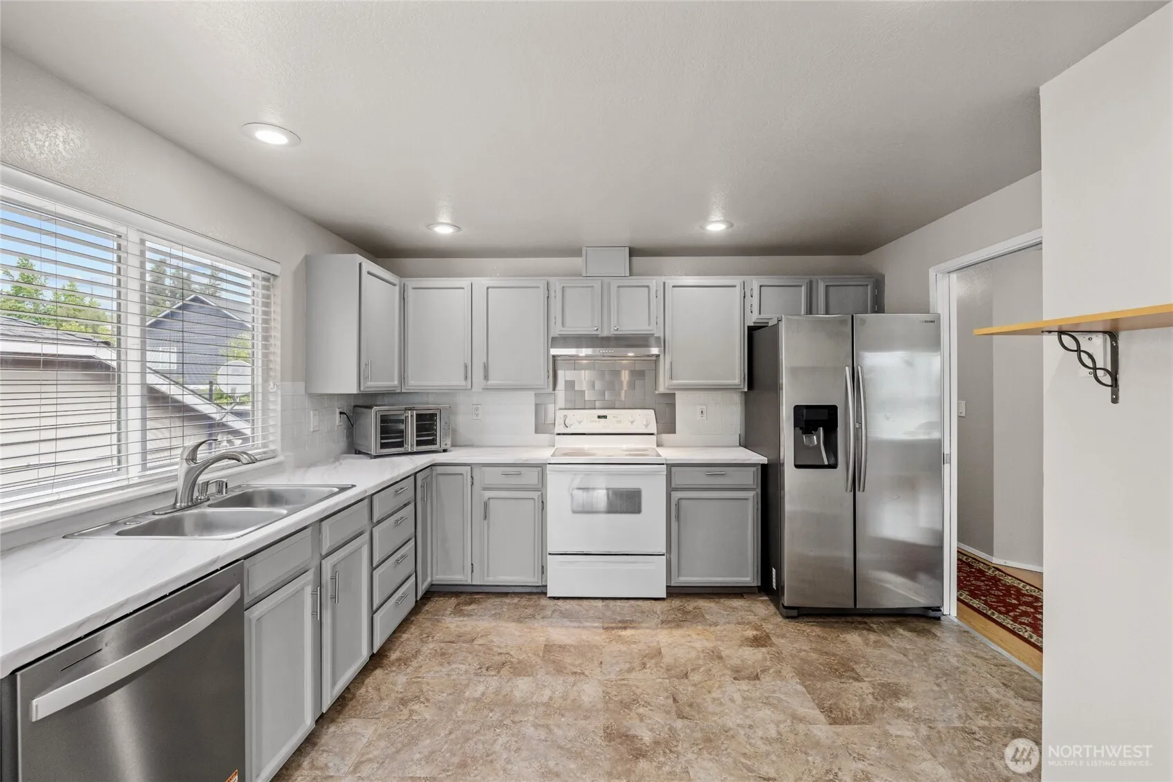 Property photo for 742 N 103rd Street, Seattle photo 2