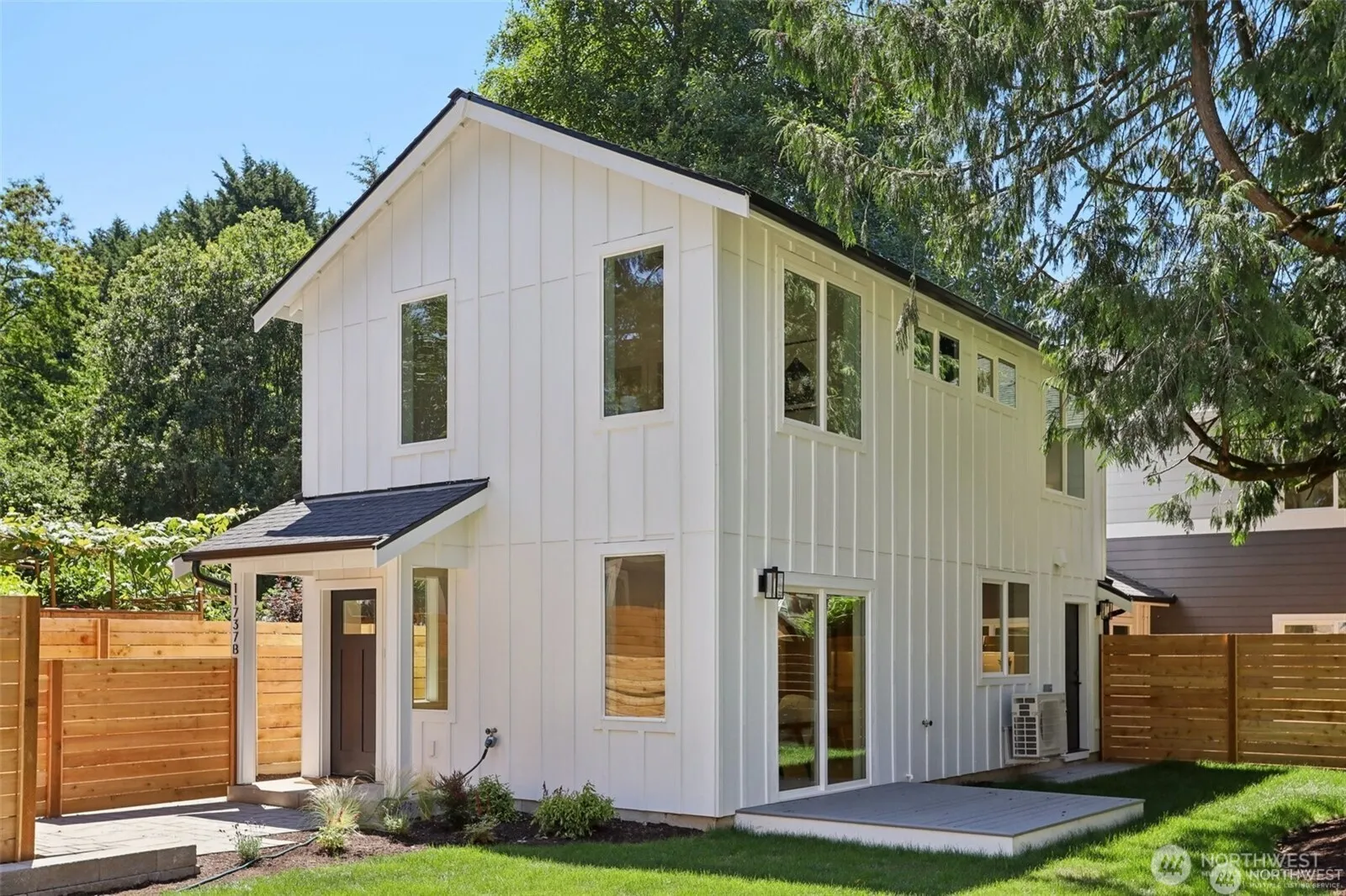 Property photo for 11737 38th Avenue Ne #b, Seattle
