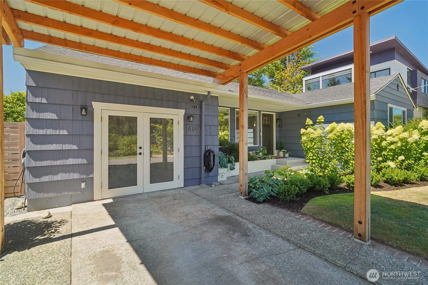 Property photo for 11409 34th Avenue Sw, Seattle photo 2