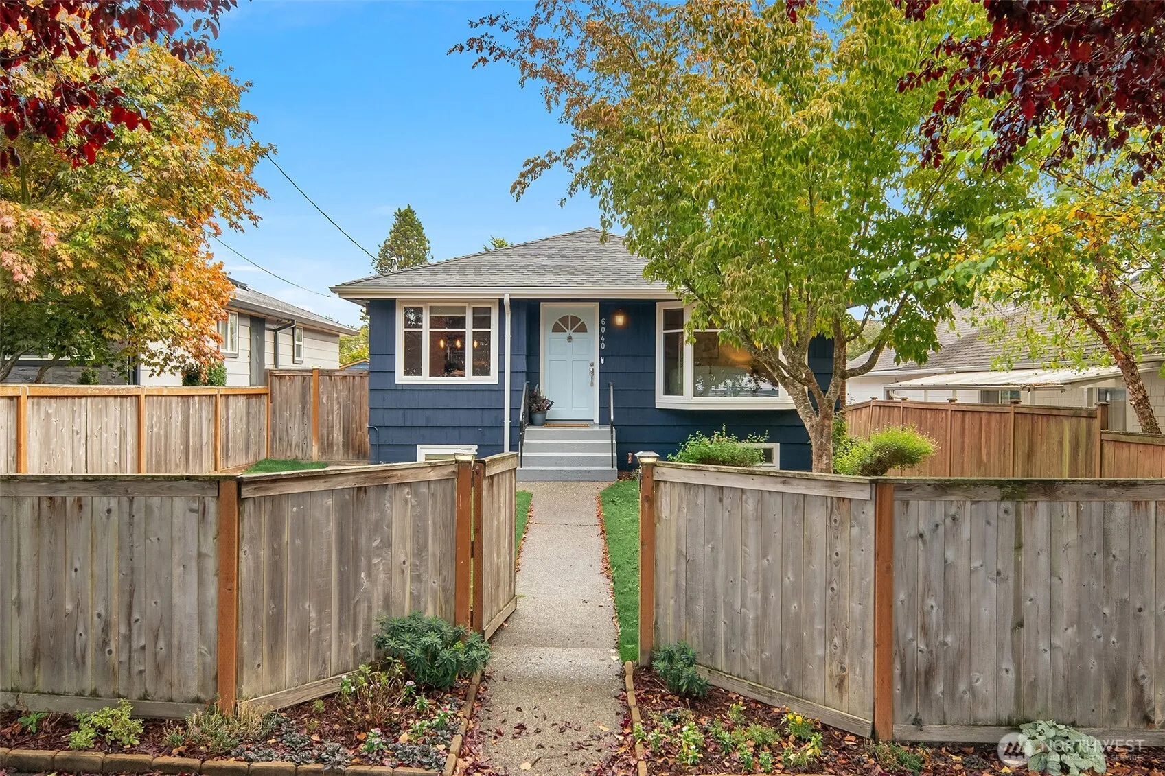 Property photo for 6040 49th Avenue Sw, Seattle photo 2