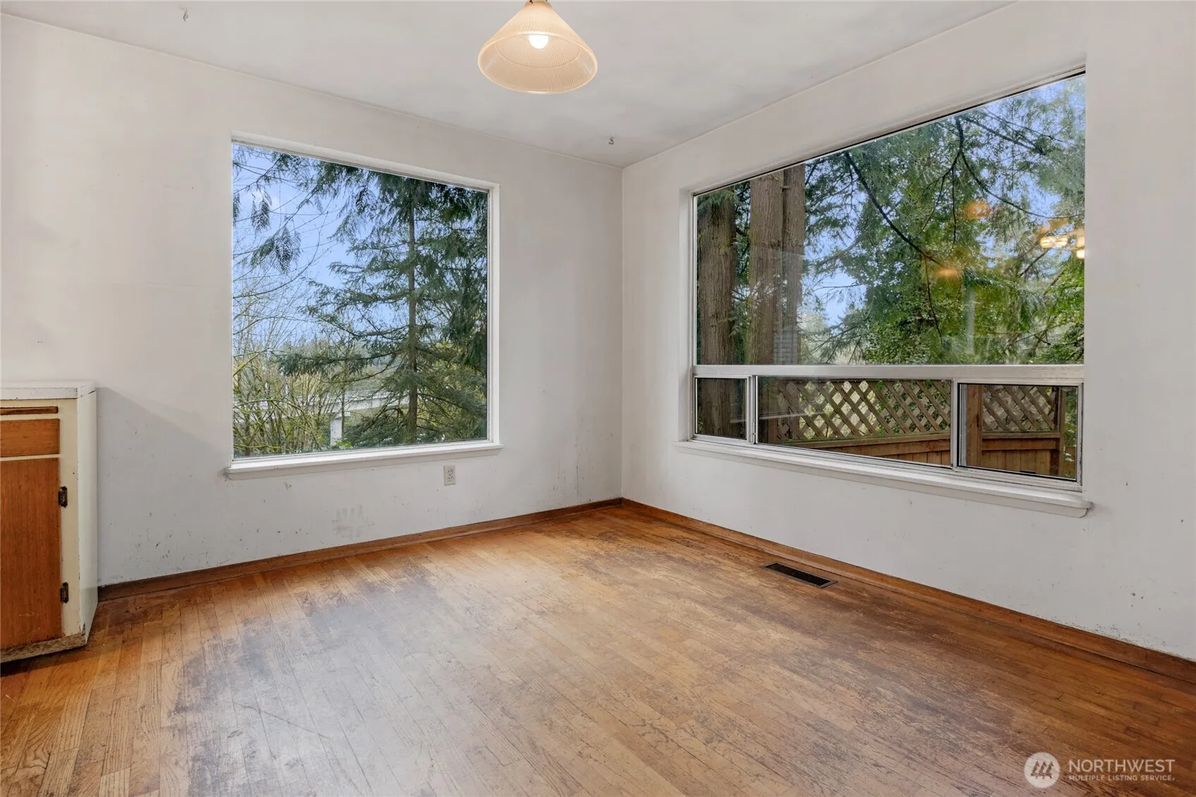 Property photo for 13909 4th Avenue Ne, Seattle photo 5