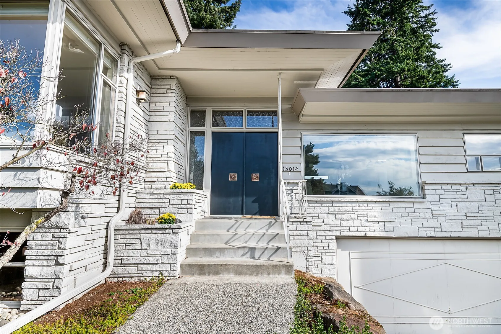 Property photo for 13014 8th Avenue Nw, Seattle photo 3