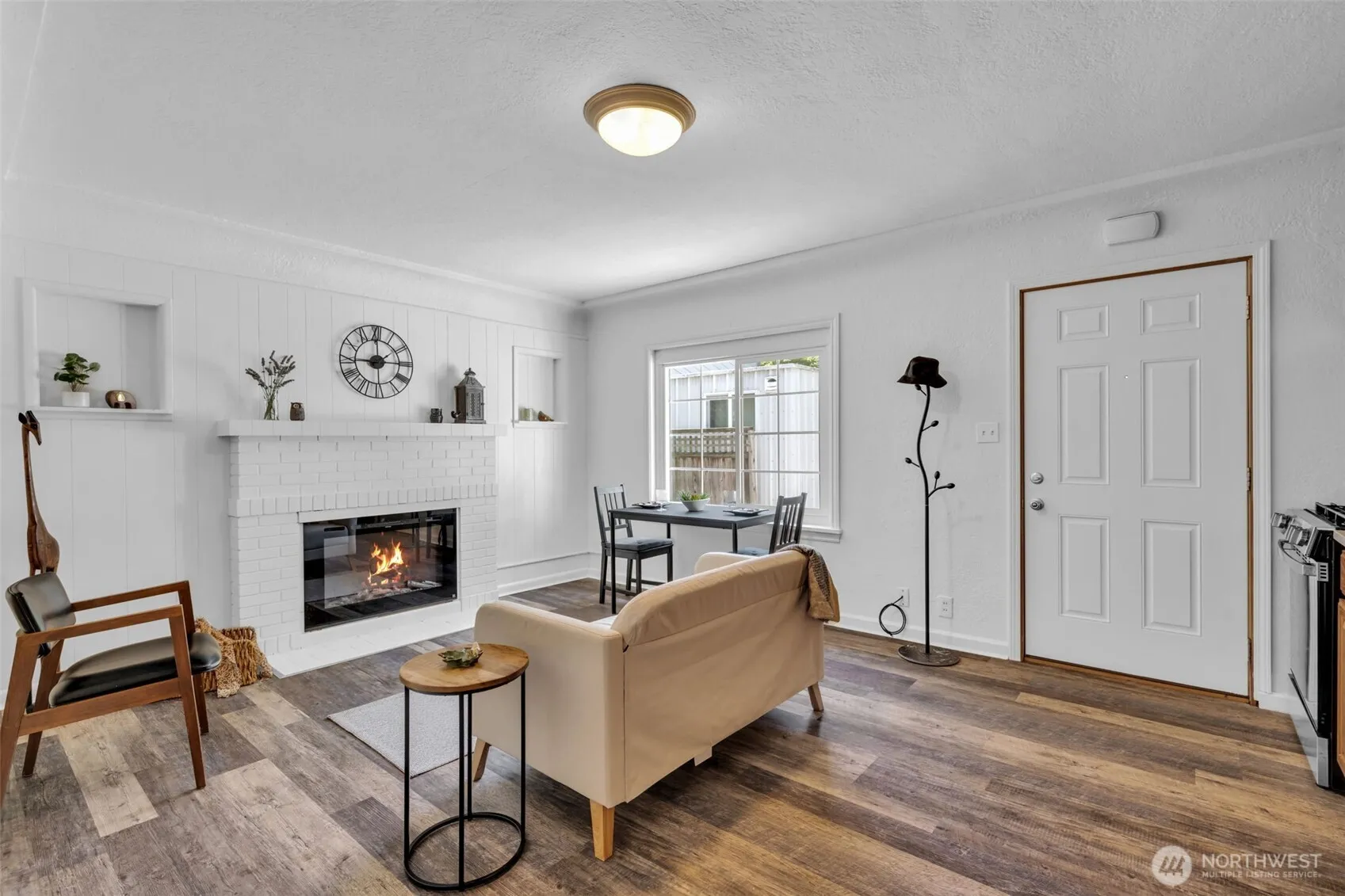 Property photo for 9480 Olson Place Sw #c, Seattle photo 4