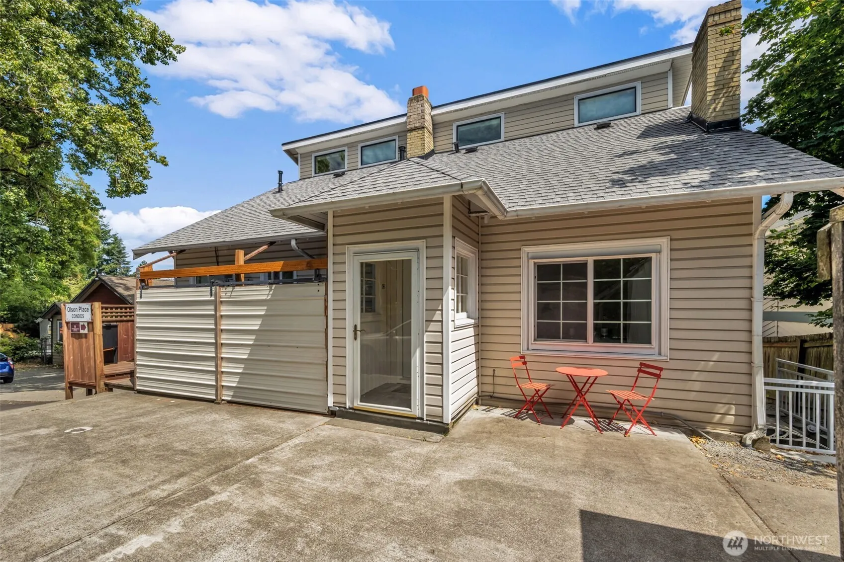 Property photo for 9480 Olson Place Sw #c, Seattle