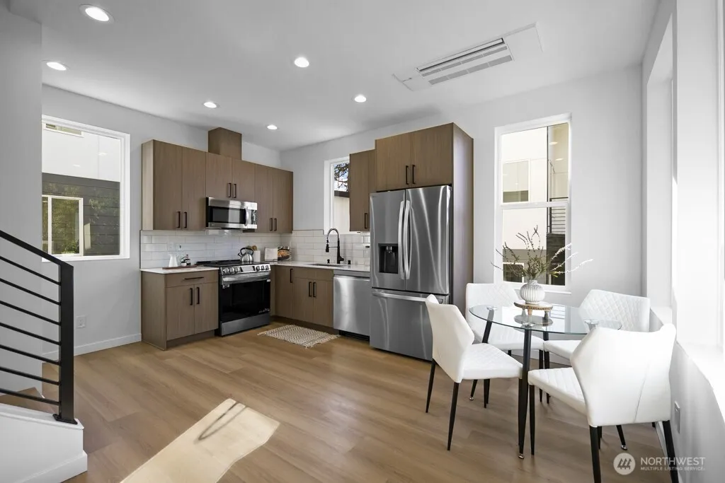 Property photo for 2807 S Grand Street, Seattle photo 4