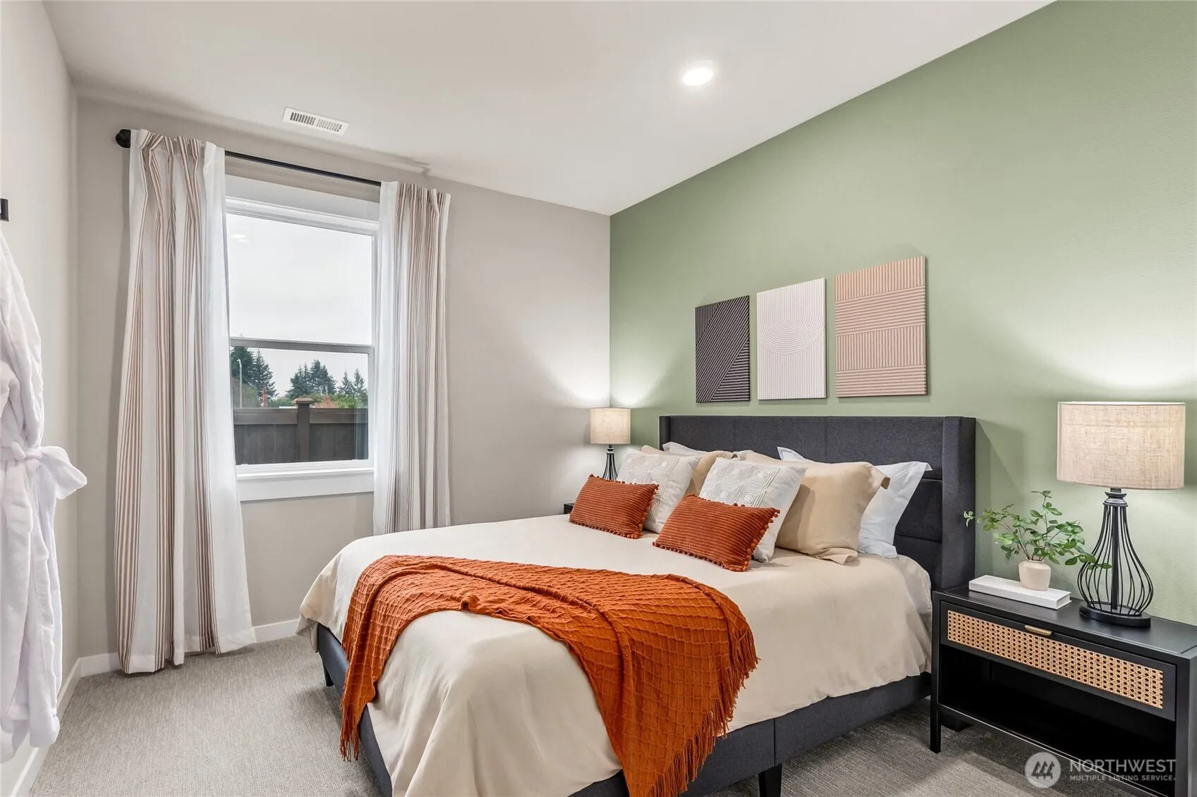 Property photo for 10432 135th Avenue Ne #45, Kirkland photo 4