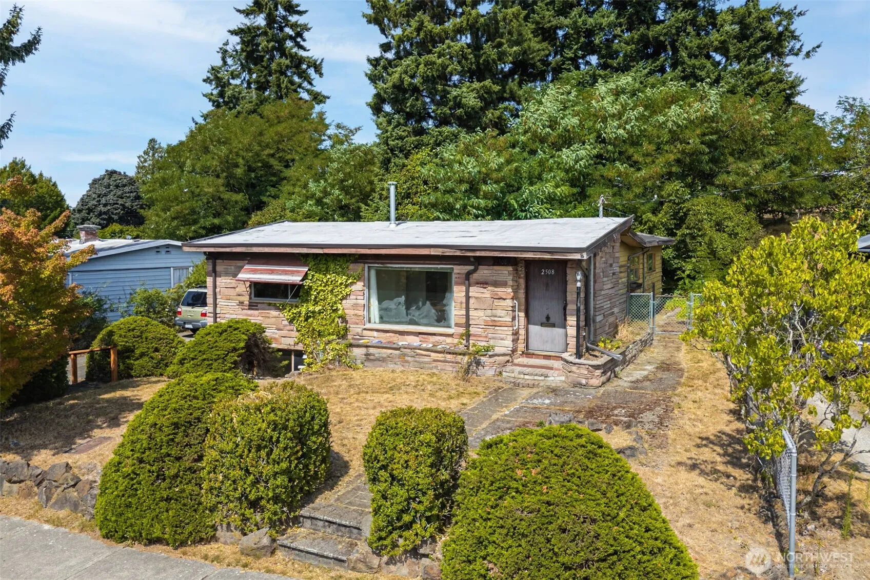 Property photo for 2508 Ne 5th Place, Renton photo 2
