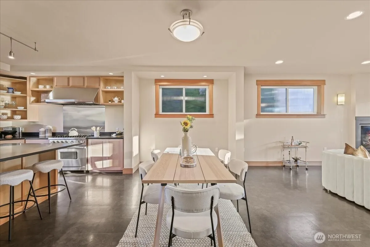 Property photo for 2534 57th Avenue Sw, Seattle photo 5