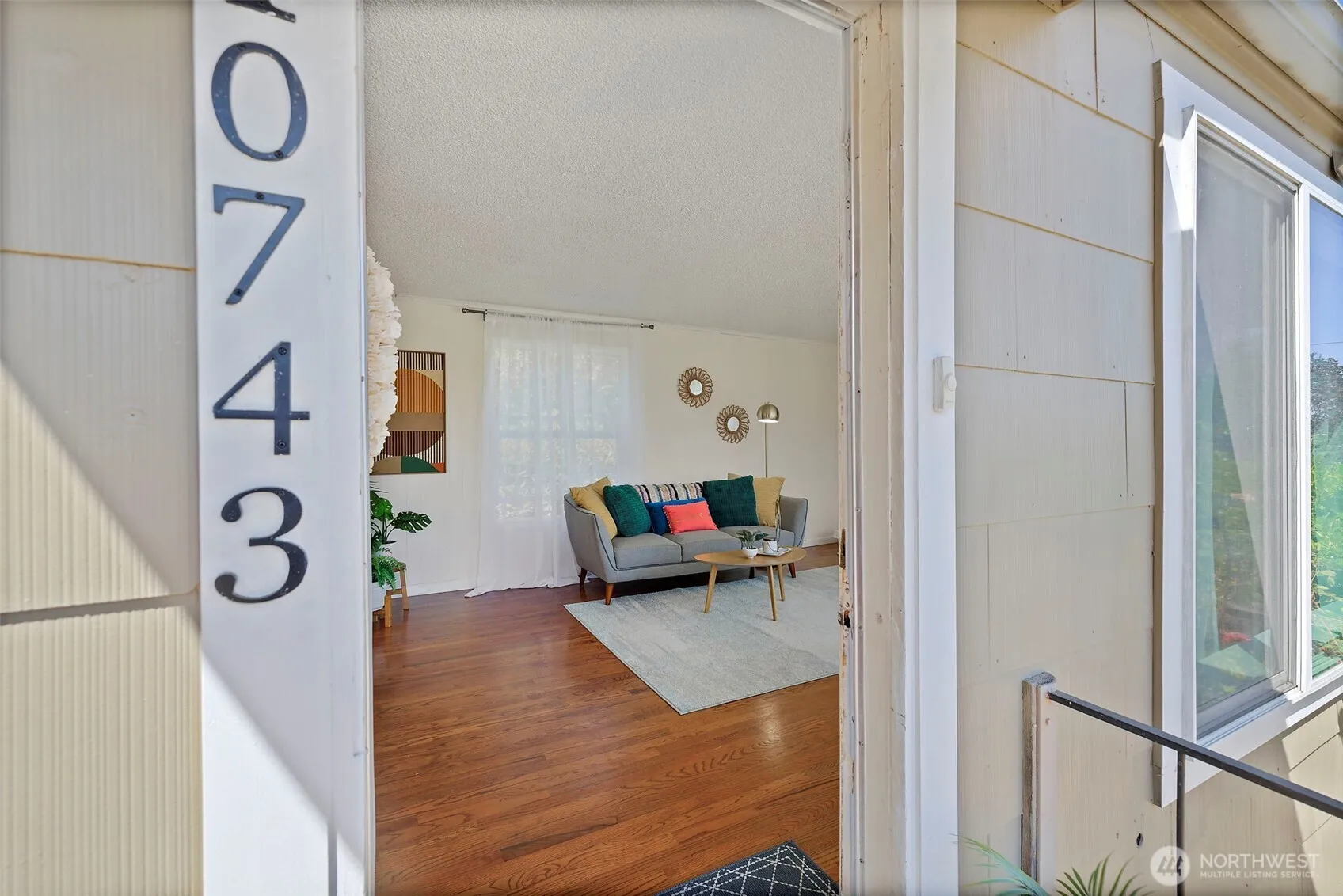 Property photo for 10743 14th Avenue Sw, Seattle photo 3