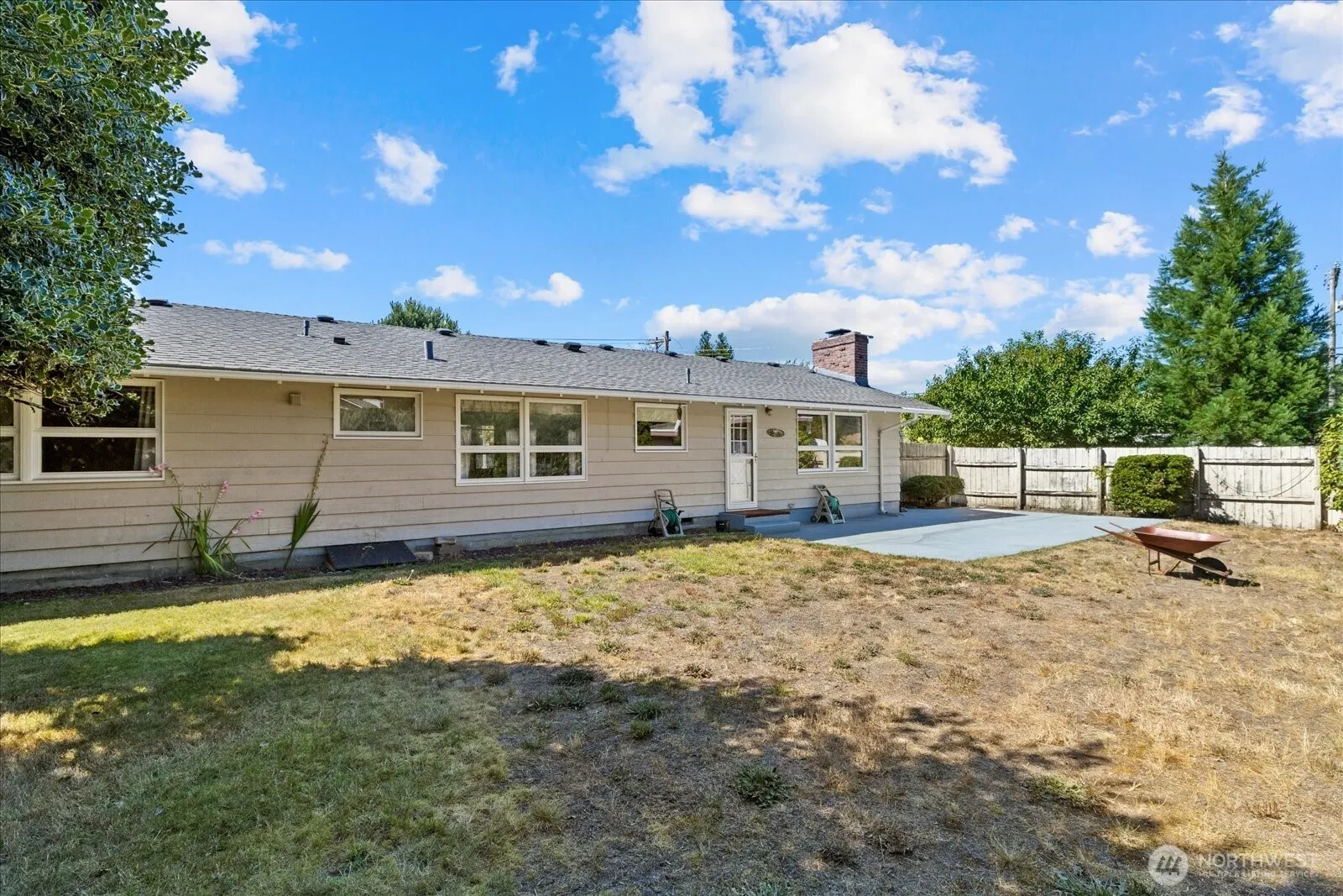 Property photo for 9125 Meadow Way, Everett photo 5