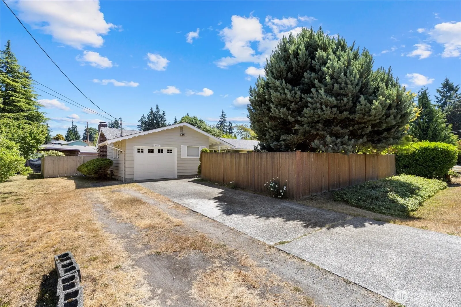 Property photo for 9125 Meadow Way, Everett photo 3