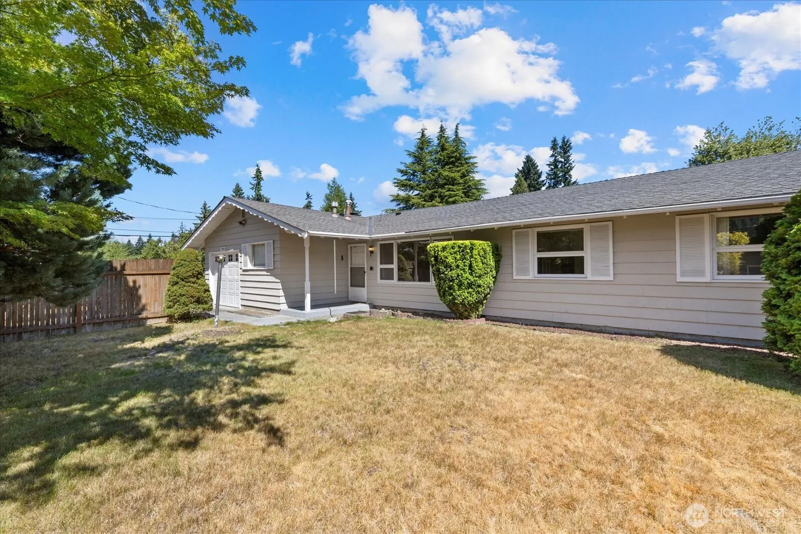 Property photo for 9125 Meadow Way, Everett