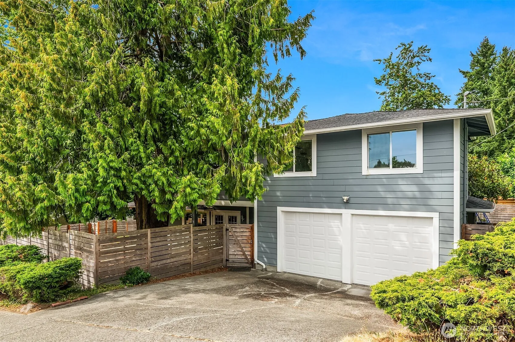 Property photo for 7002 29th Avenue Ne, Seattle photo 3