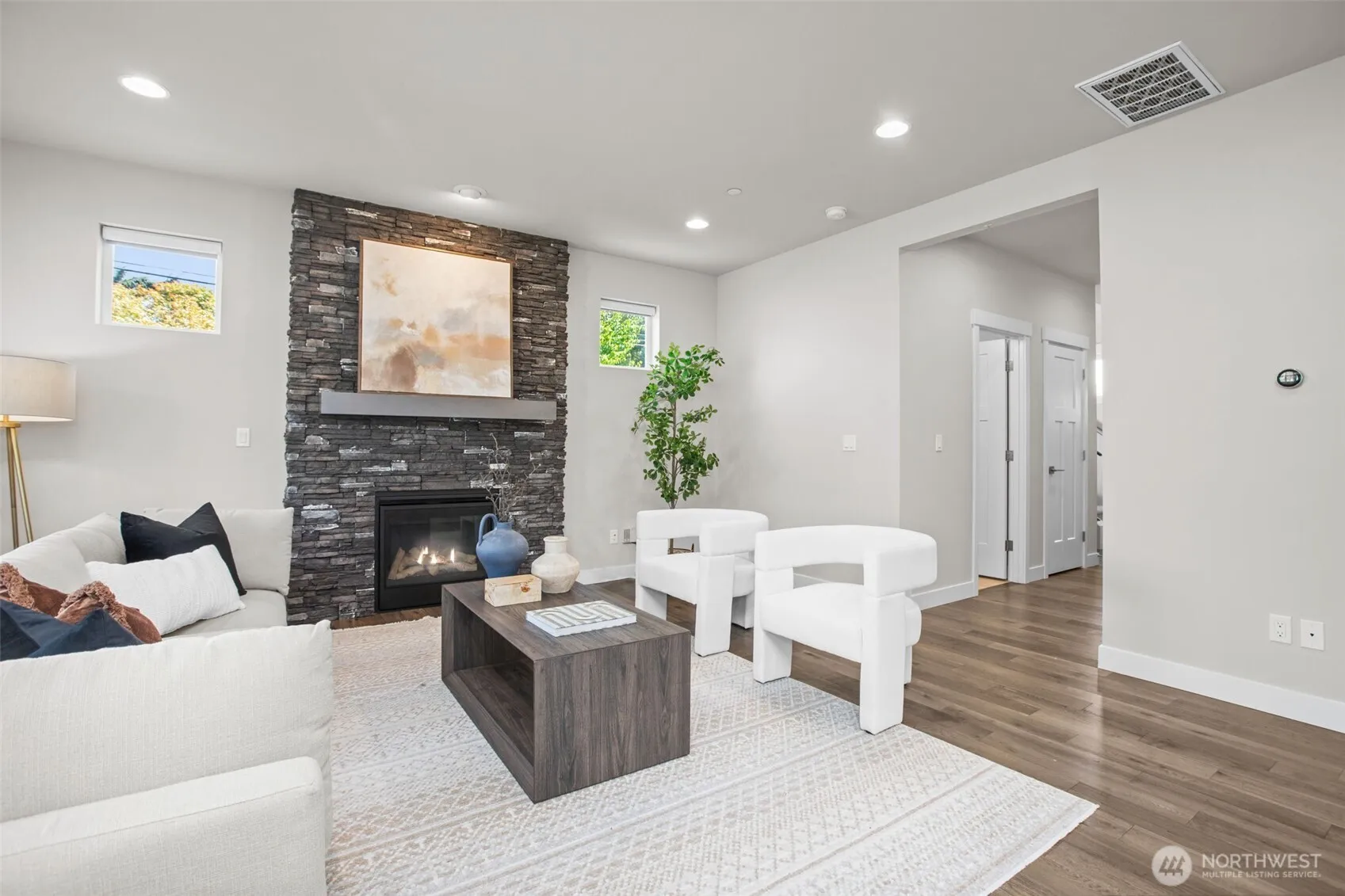 Property photo for 1305 170th Place Sw #b, Lynnwood photo 4