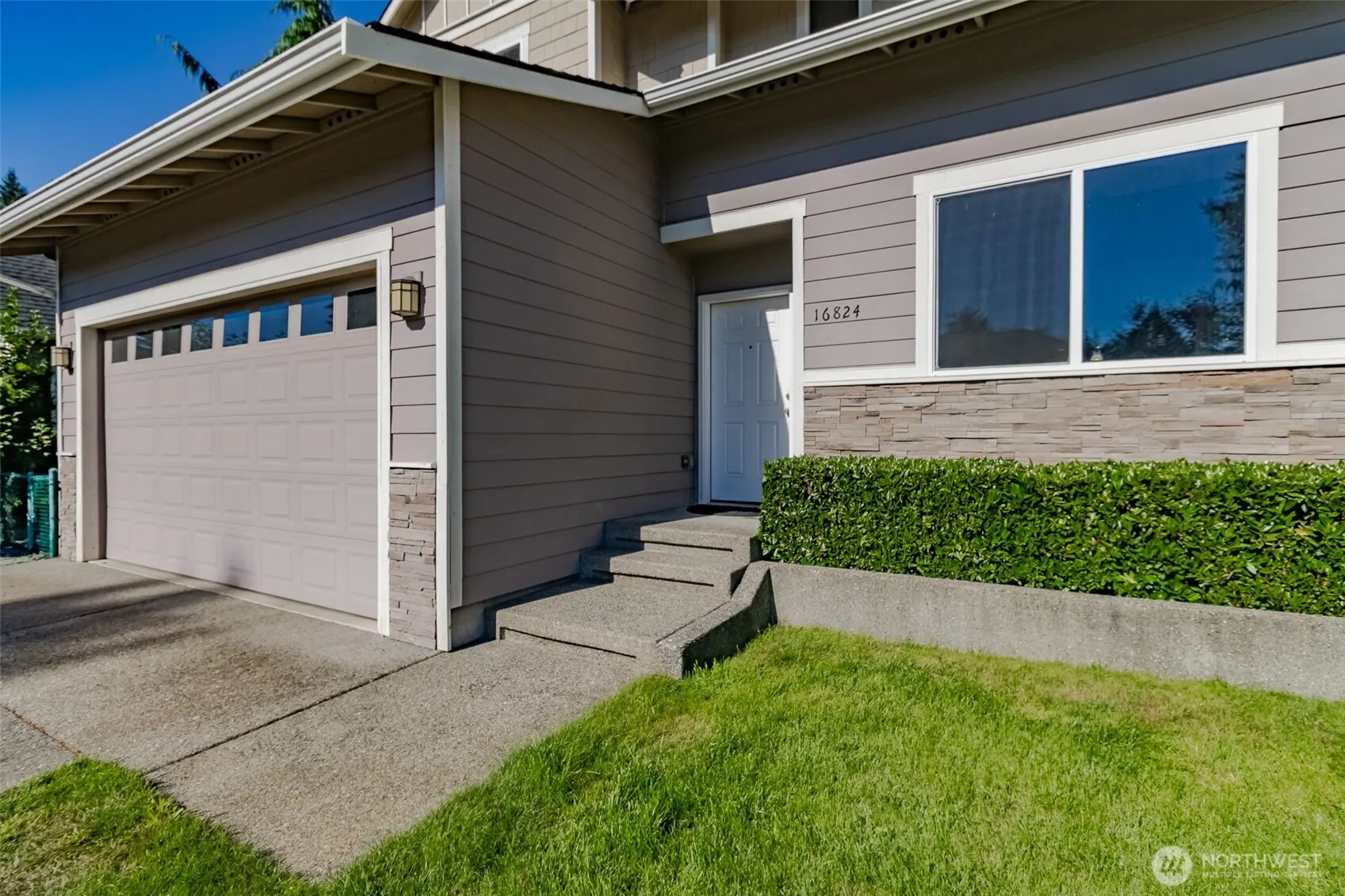 Property photo for 16824 34th Avenue E, Tacoma photo 3