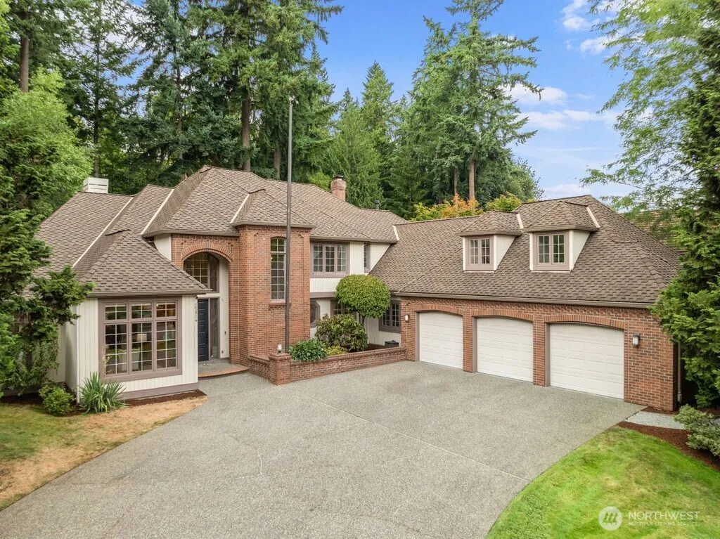 Property photo for 15814 Ne 135th Street, Redmond