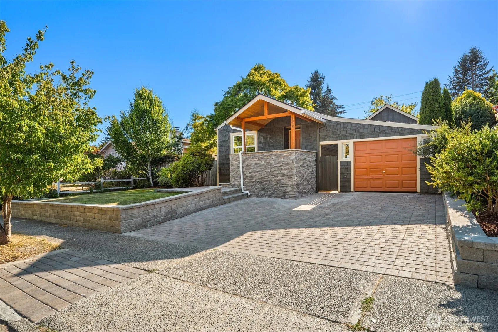 Property photo for 8815 32nd Avenue Sw, Seattle photo 2