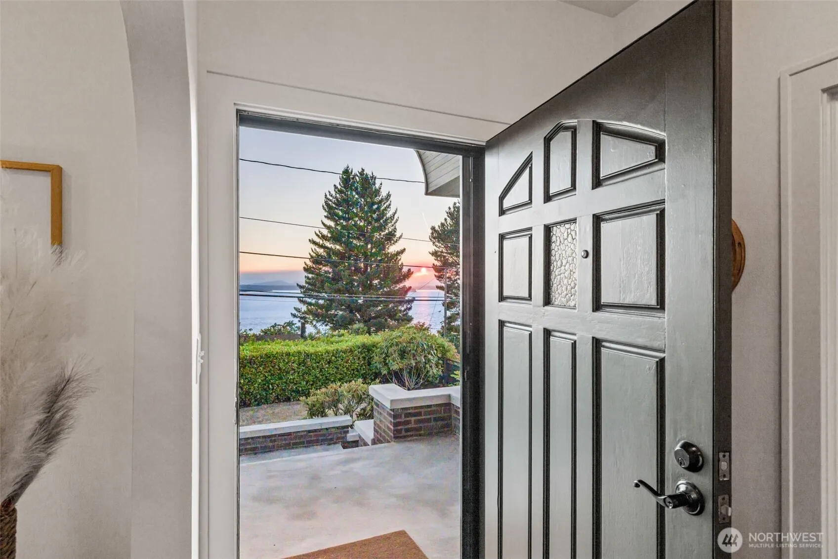 Property photo for 10026 Marine View Drive Sw, Seattle photo 3