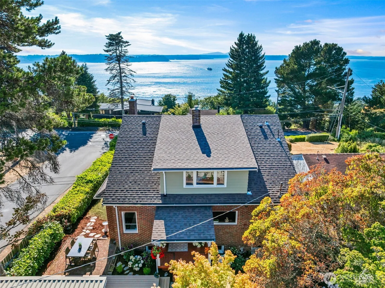 Property photo for 10026 Marine View Drive Sw, Seattle photo 2