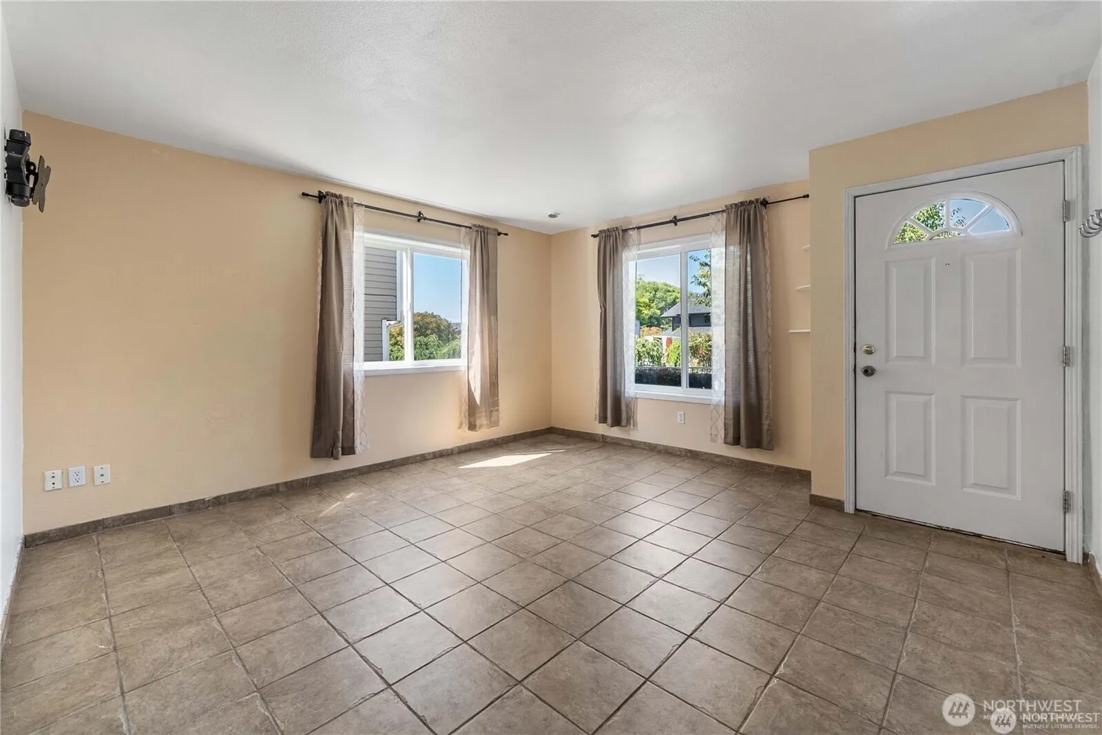 Property photo for 5129 Green Hills Avenue Ne #d, Tacoma photo 5