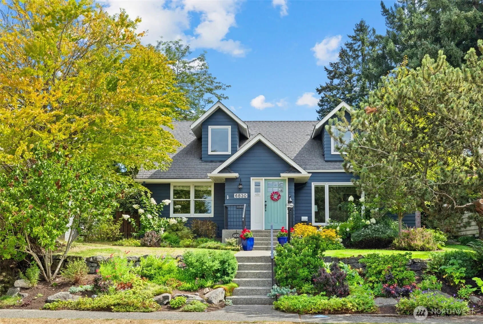 Property photo for 6830 48th Avenue Ne, Seattle photo 2