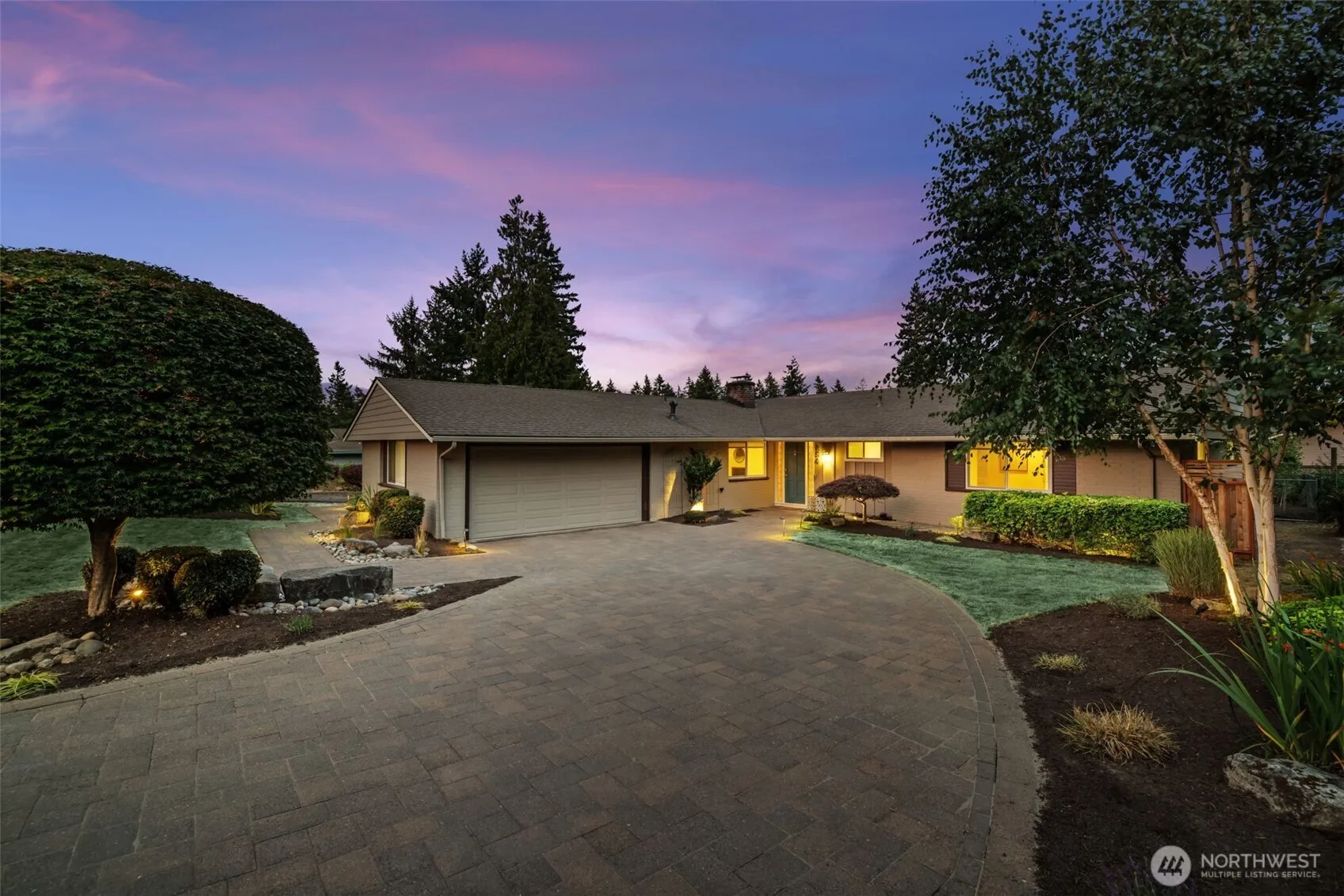 Property photo for 854 170th Place Ne, Bellevue photo 2