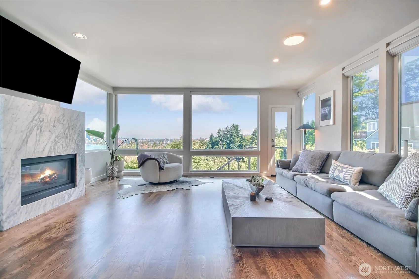 Property photo for 2304 Walnut Avenue Sw, Seattle photo 5