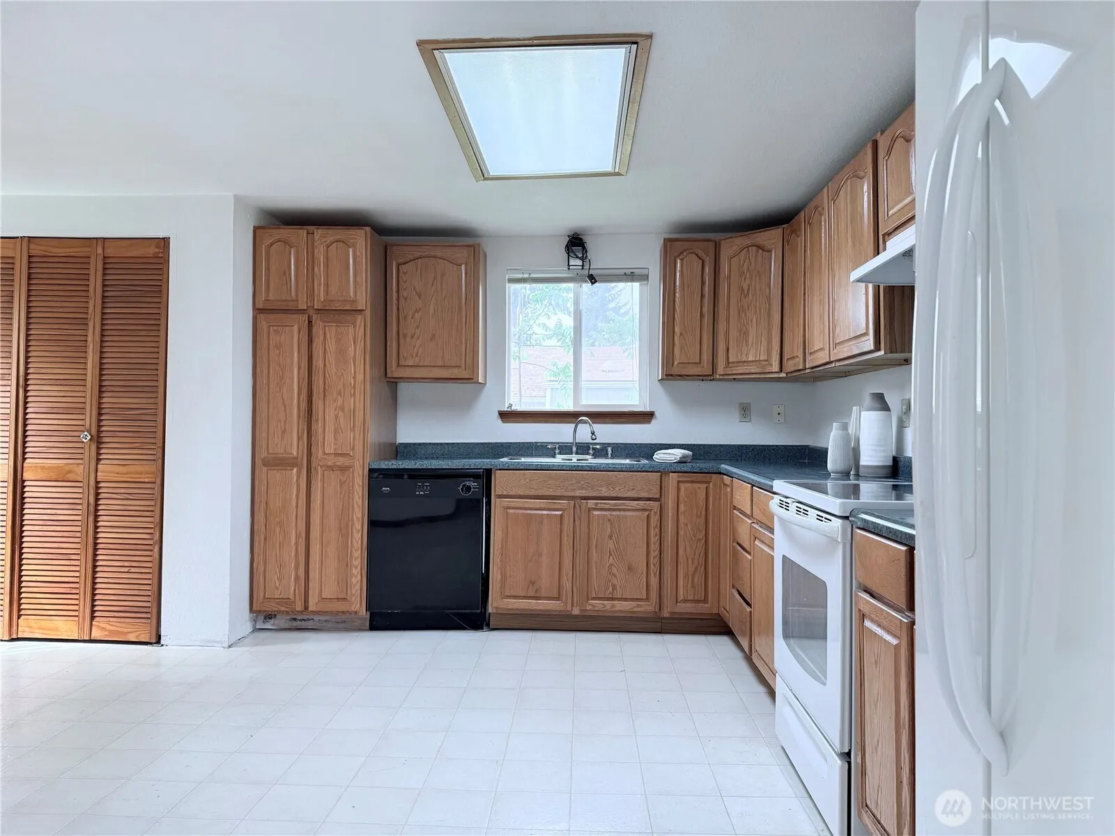Property photo for 2457 S 52nd Street, Tacoma photo 4